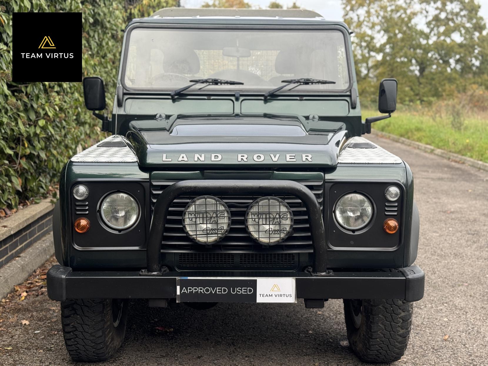 Land Rover Defender 110 2.4 TDCi Pickup 2dr Diesel Manual 4WD MWB Euro 4 (122 bhp)