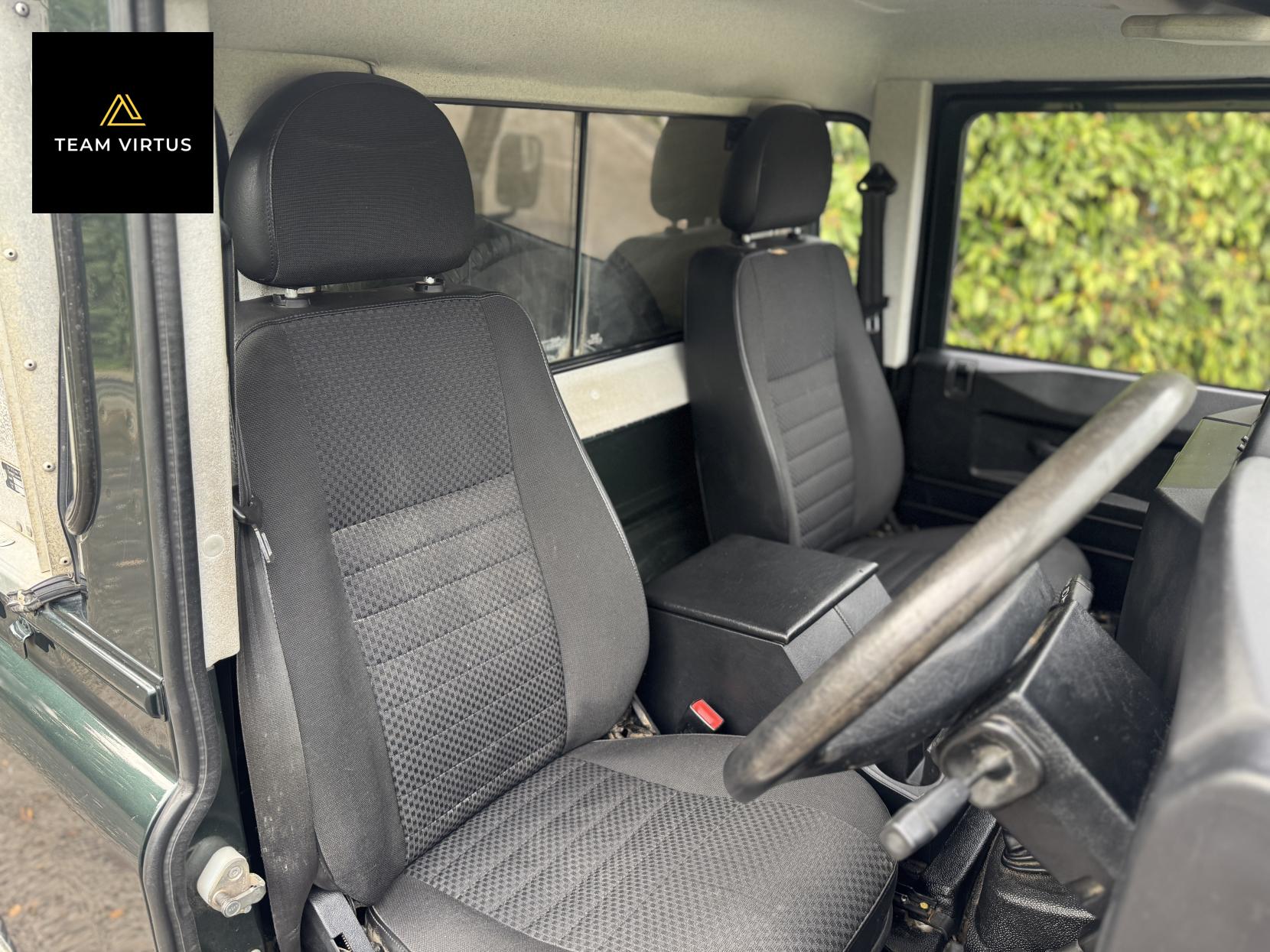 Land Rover Defender 110 2.4 TDCi Pickup 2dr Diesel Manual 4WD MWB Euro 4 (122 bhp)