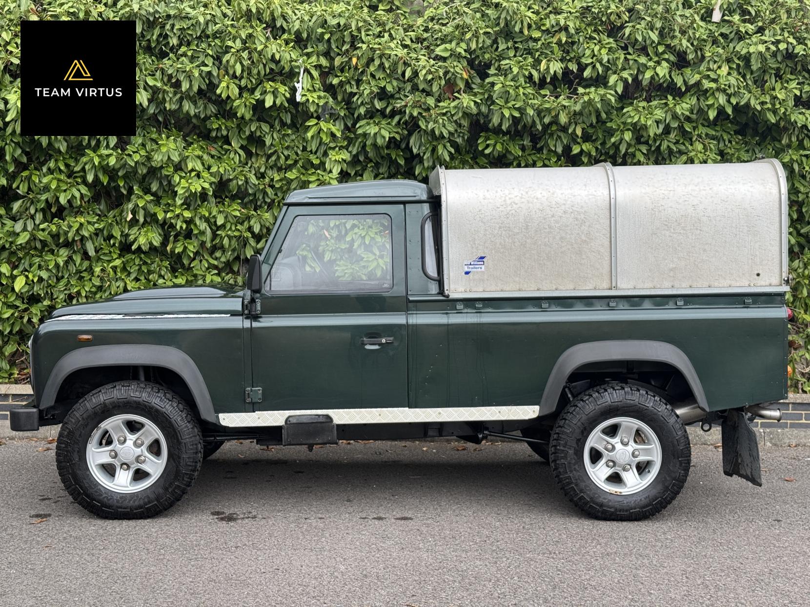 Land Rover Defender 110 2.4 TDCi Pickup 2dr Diesel Manual 4WD MWB Euro 4 (122 bhp)
