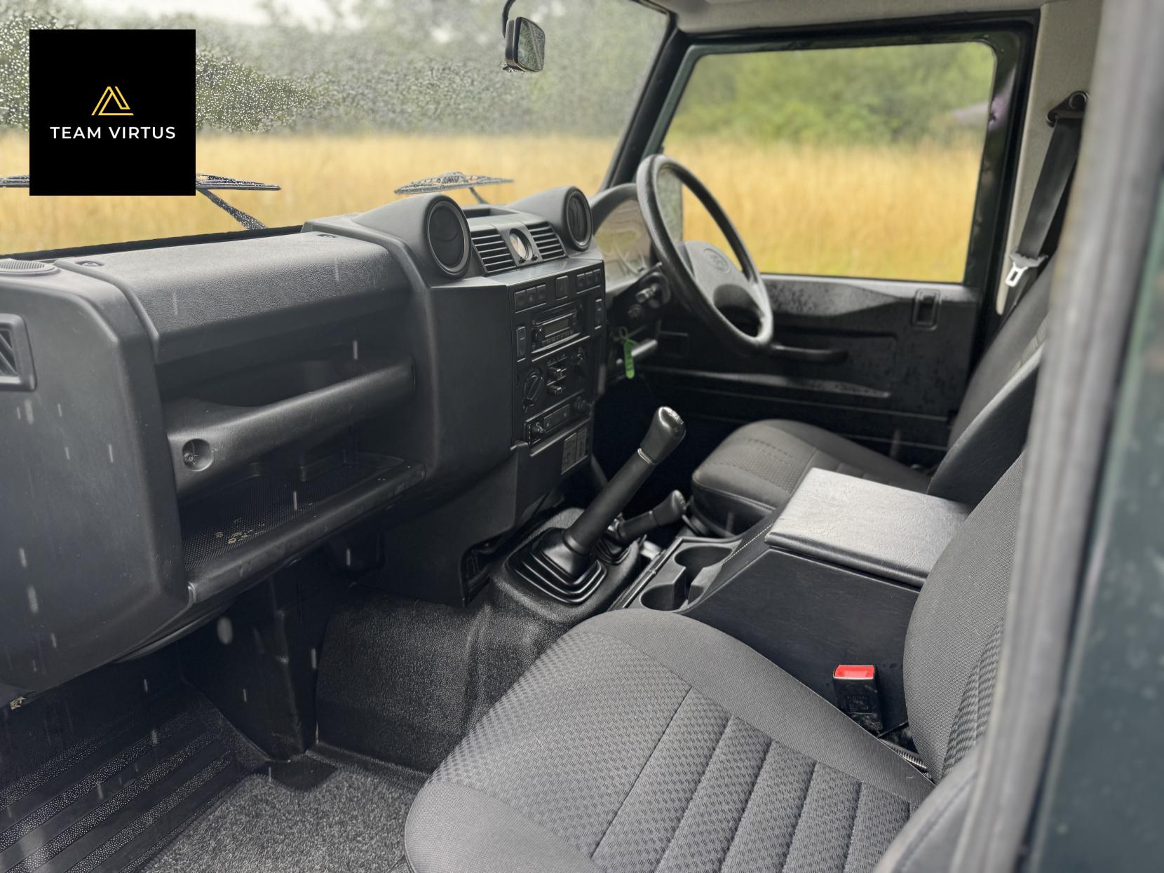 Land Rover Defender 110 2.4 TDCi Pickup 2dr Diesel Manual 4WD MWB Euro 4 (122 bhp)