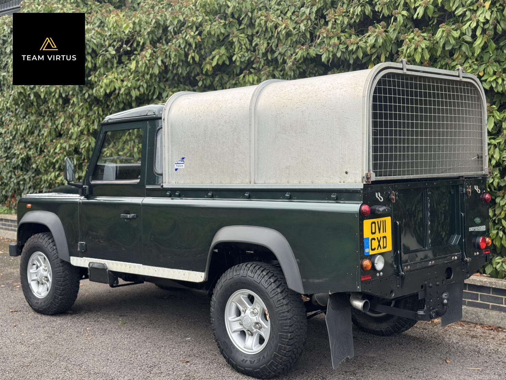 Land Rover Defender 110 2.4 TDCi Pickup 2dr Diesel Manual 4WD MWB Euro 4 (122 bhp)