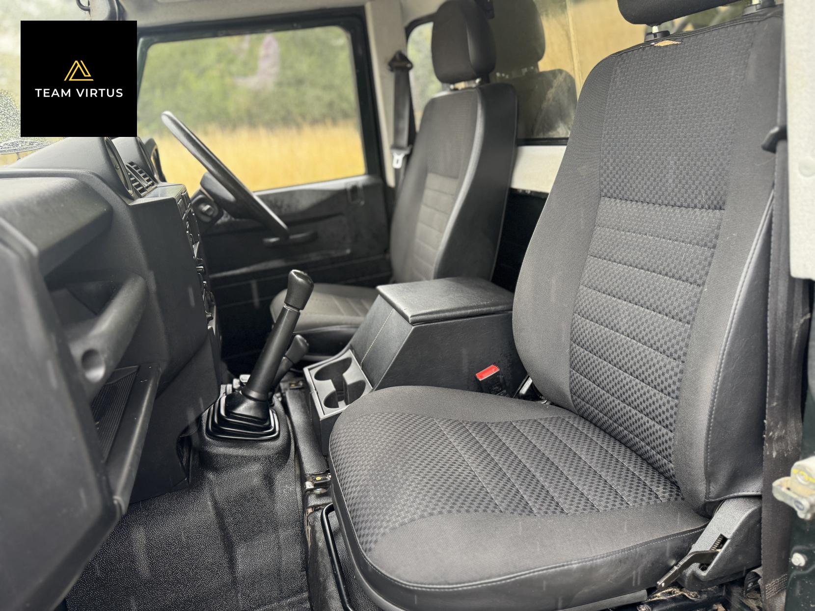 Land Rover Defender 110 2.4 TDCi Pickup 2dr Diesel Manual 4WD MWB Euro 4 (122 bhp)