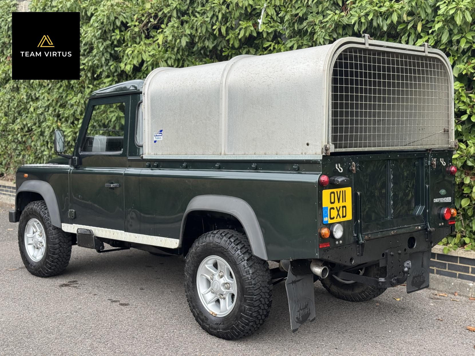 Land Rover Defender 110 2.4 TDCi Pickup 2dr Diesel Manual 4WD MWB Euro 4 (122 bhp)