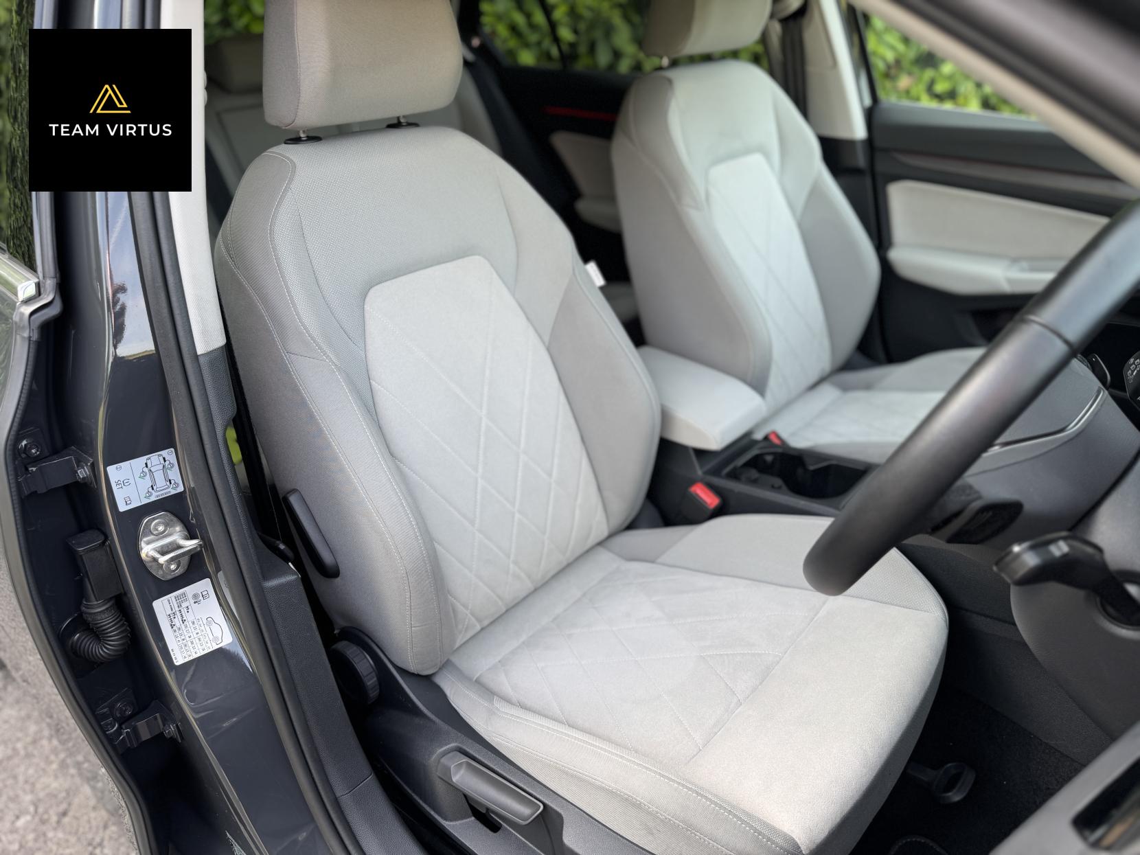 Volkswagen Golf 1.4 TSI 13kWh Style Hatchback 5dr Petrol Plug-in Hybrid DSG Euro 6 (s/s) (204 ps)