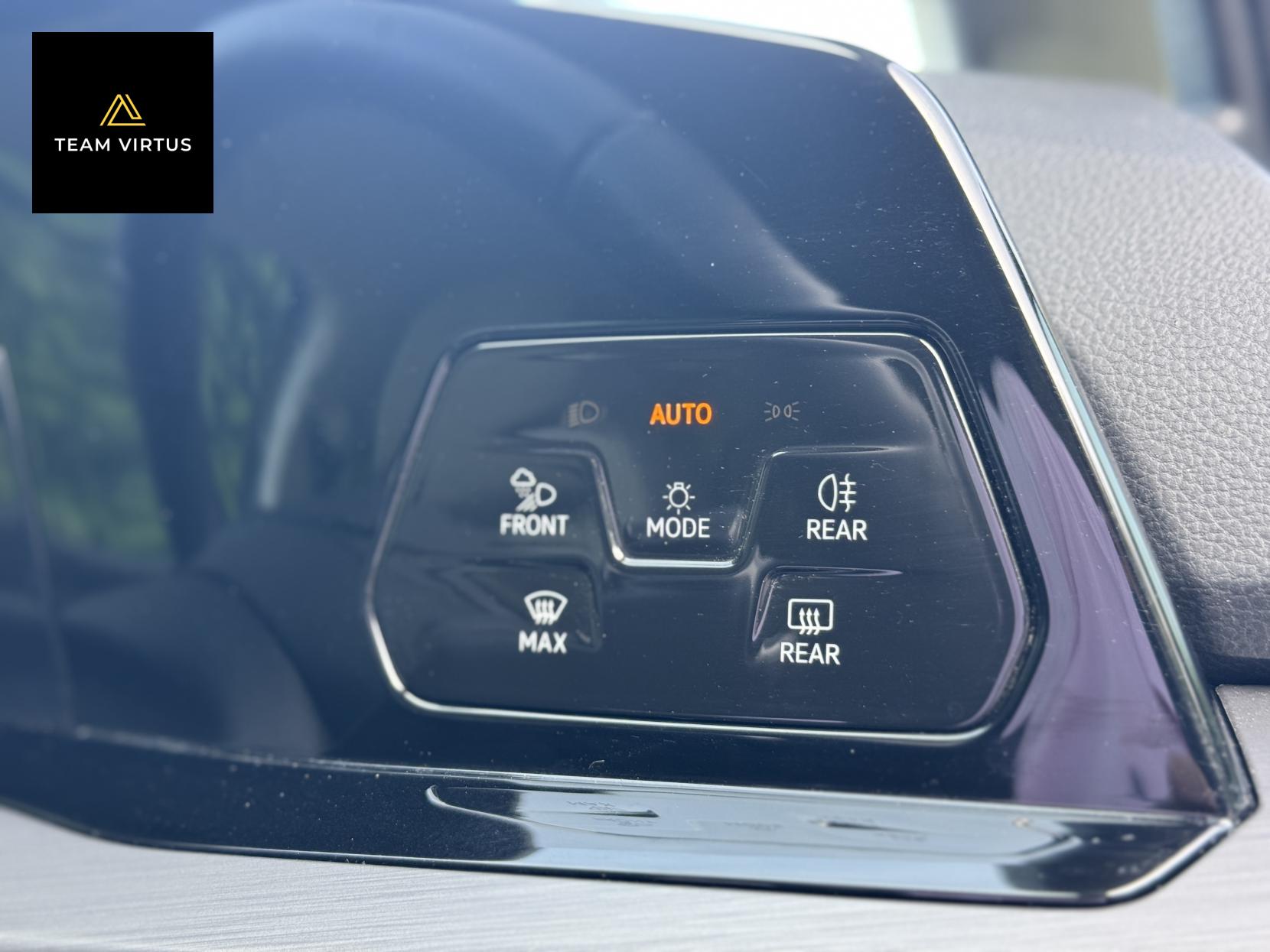Volkswagen Golf 1.4 TSI 13kWh Style Hatchback 5dr Petrol Plug-in Hybrid DSG Euro 6 (s/s) (204 ps)