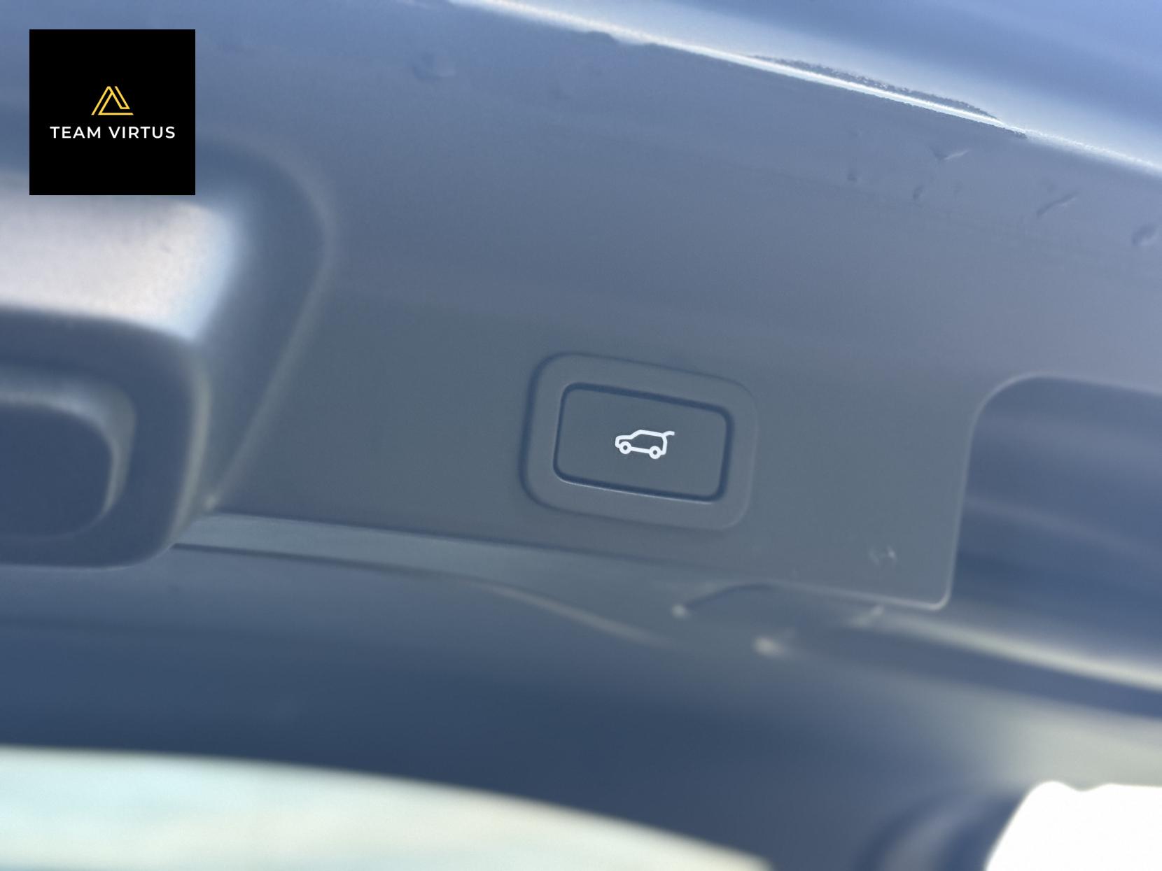 Jaguar F-PACE 2.0 P300 300 Sport SUV 5dr Petrol Auto AWD Euro 6 (s/s) (300 ps)