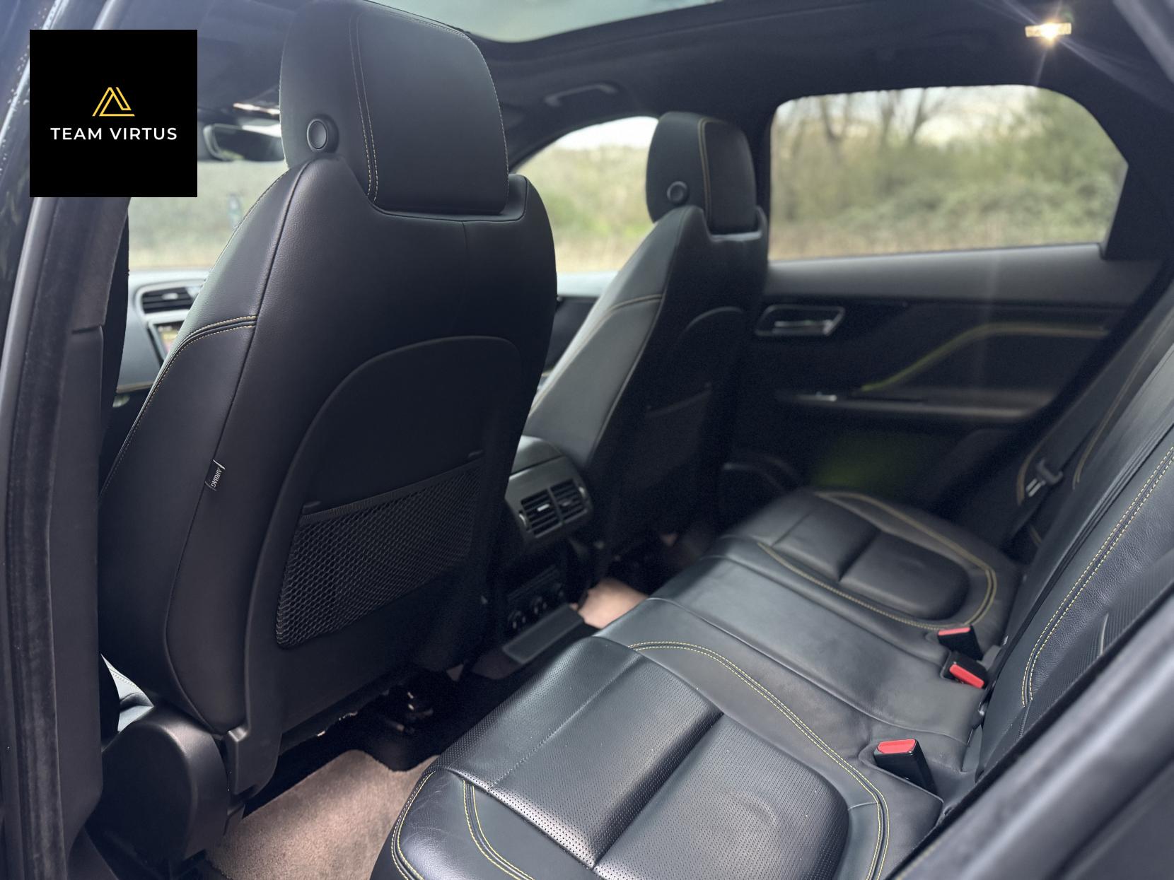 Jaguar F-PACE 2.0 P300 300 Sport SUV 5dr Petrol Auto AWD Euro 6 (s/s) (300 ps)