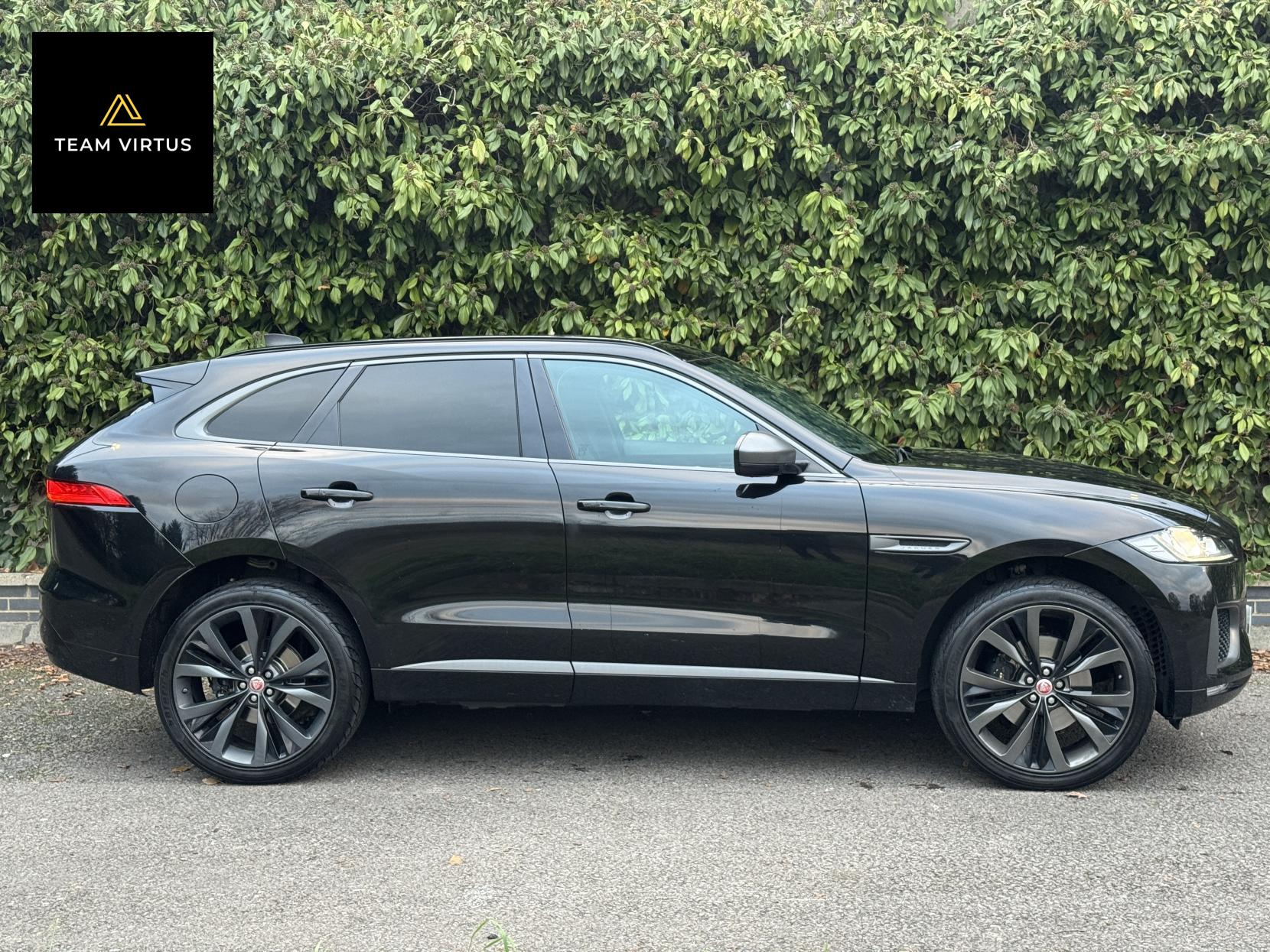 Jaguar F-PACE 2.0 P300 300 Sport SUV 5dr Petrol Auto AWD Euro 6 (s/s) (300 ps)
