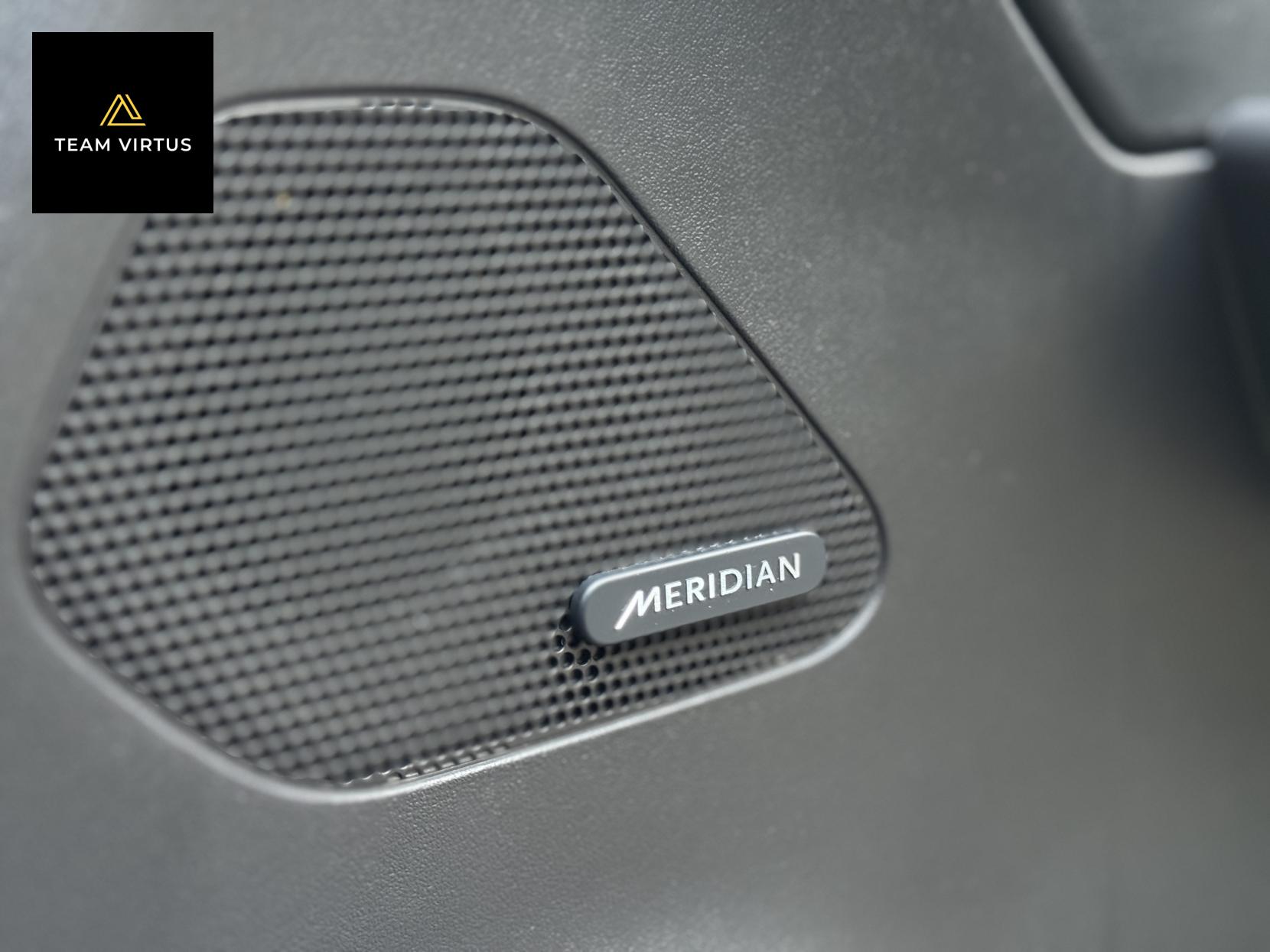 Jaguar F-PACE 2.0 P300 300 Sport SUV 5dr Petrol Auto AWD Euro 6 (s/s) (300 ps)