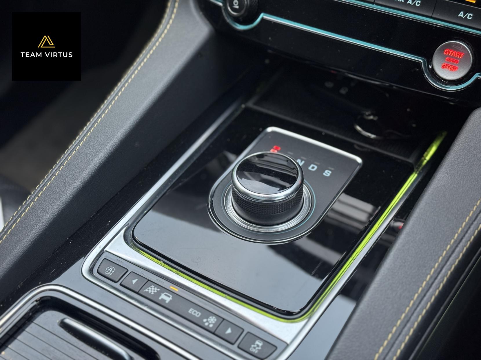 Jaguar F-PACE 2.0 P300 300 Sport SUV 5dr Petrol Auto AWD Euro 6 (s/s) (300 ps)