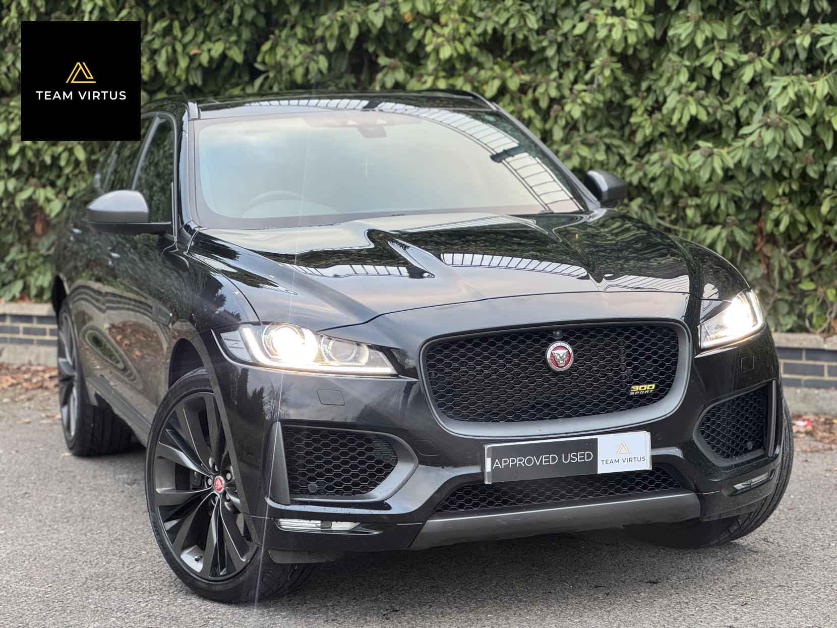 Jaguar F-PACE 2.0 P300 300 Sport SUV 5dr Petrol Auto AWD Euro 6 (s/s) (300 ps)