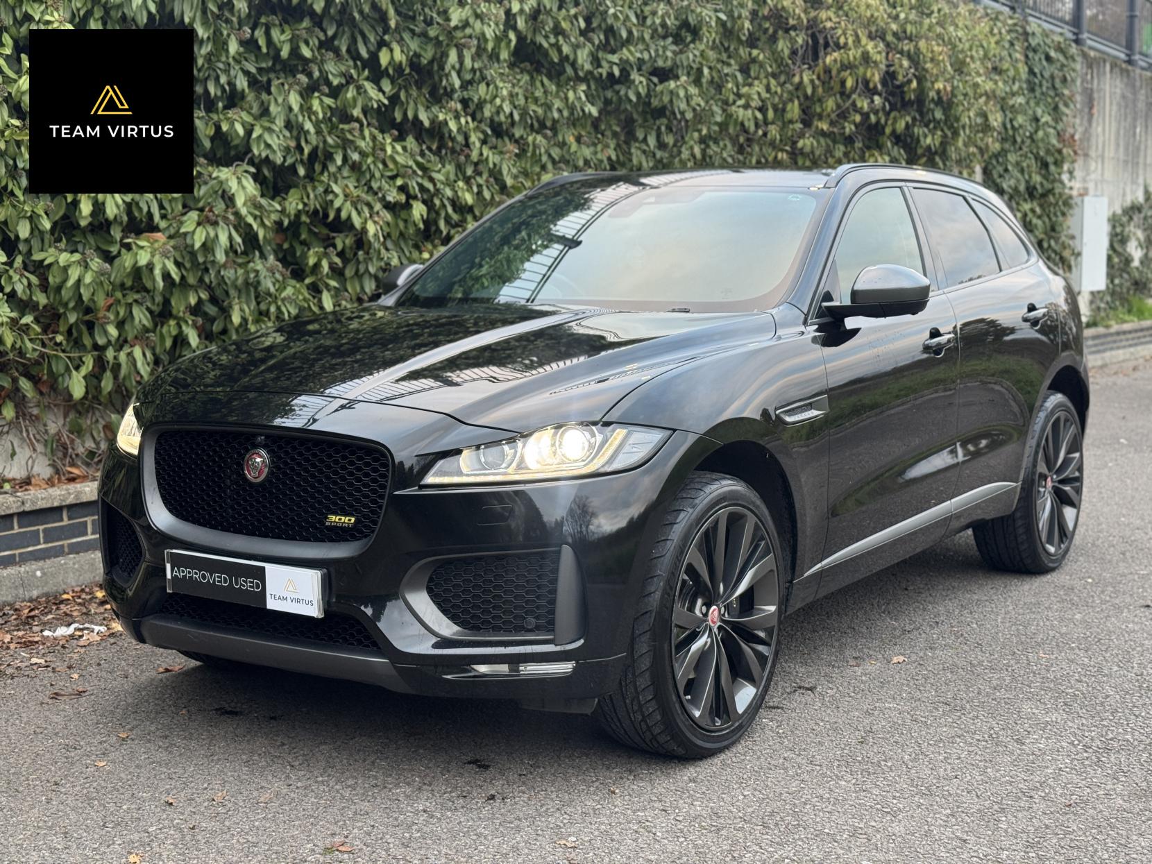 Jaguar F-PACE 2.0 P300 300 Sport SUV 5dr Petrol Auto AWD Euro 6 (s/s) (300 ps)