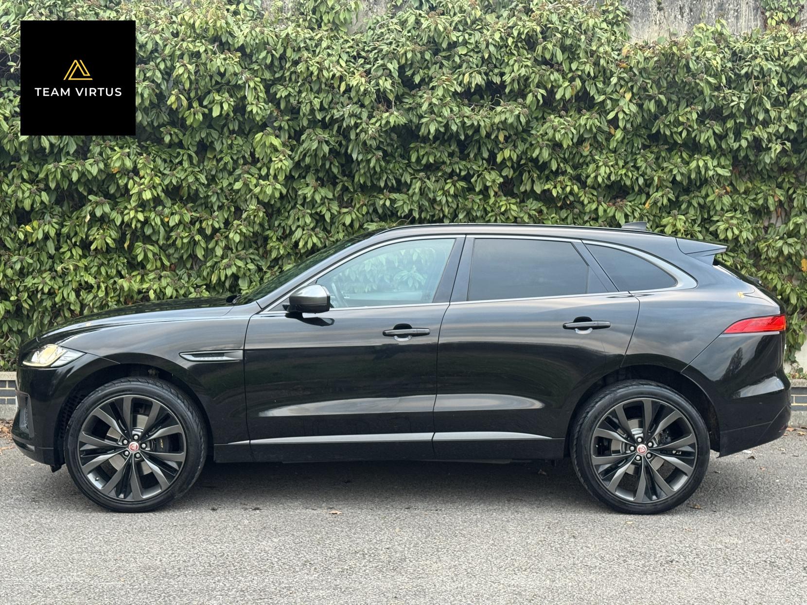 Jaguar F-PACE 2.0 P300 300 Sport SUV 5dr Petrol Auto AWD Euro 6 (s/s) (300 ps)