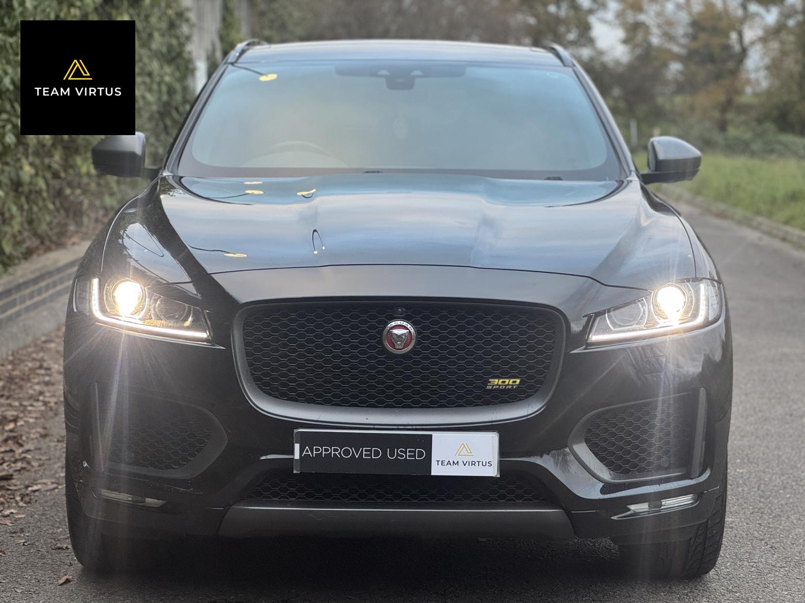Jaguar F-PACE 2.0 P300 300 Sport SUV 5dr Petrol Auto AWD Euro 6 (s/s) (300 ps)