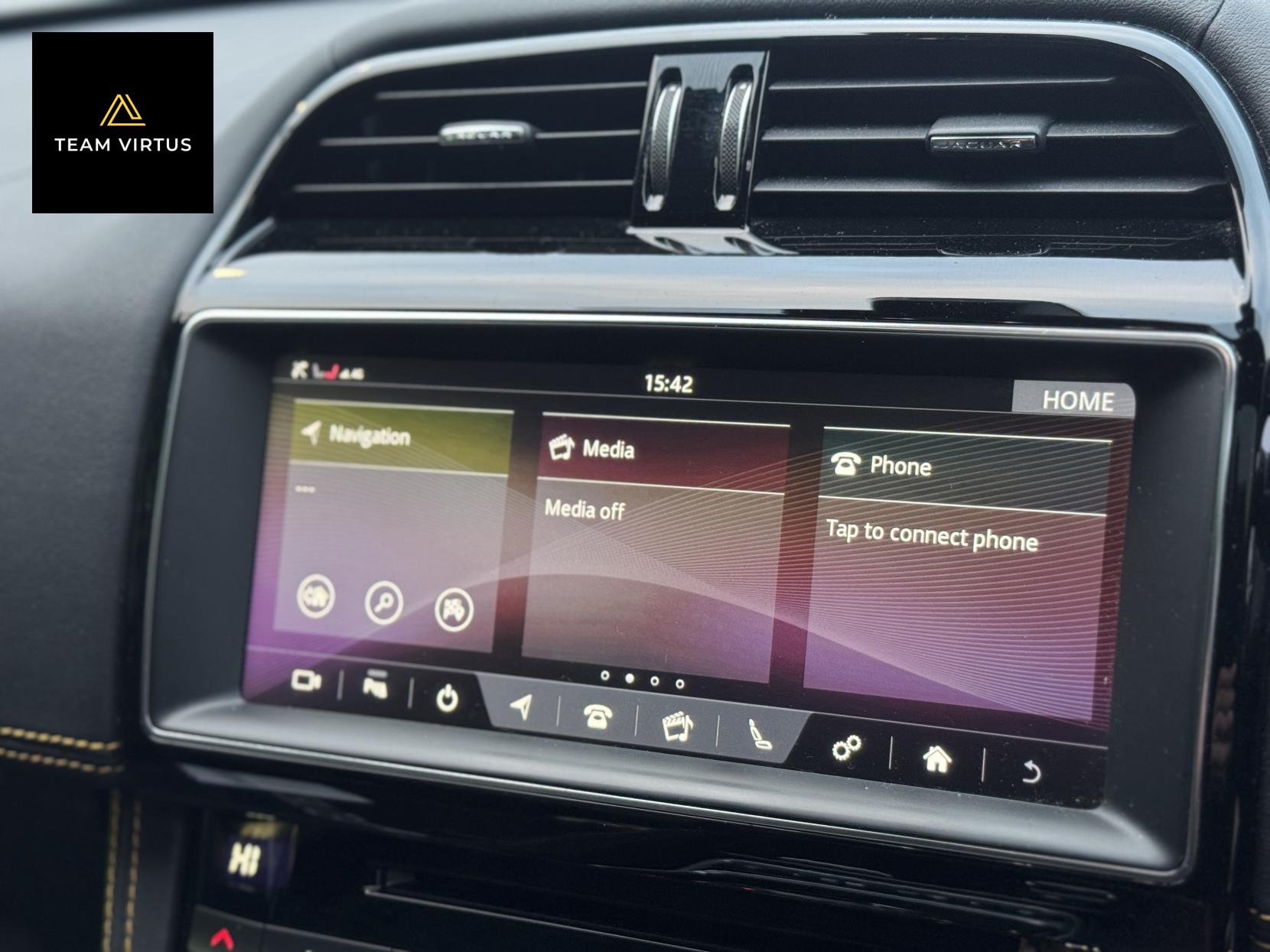 Jaguar F-PACE 2.0 P300 300 Sport SUV 5dr Petrol Auto AWD Euro 6 (s/s) (300 ps)