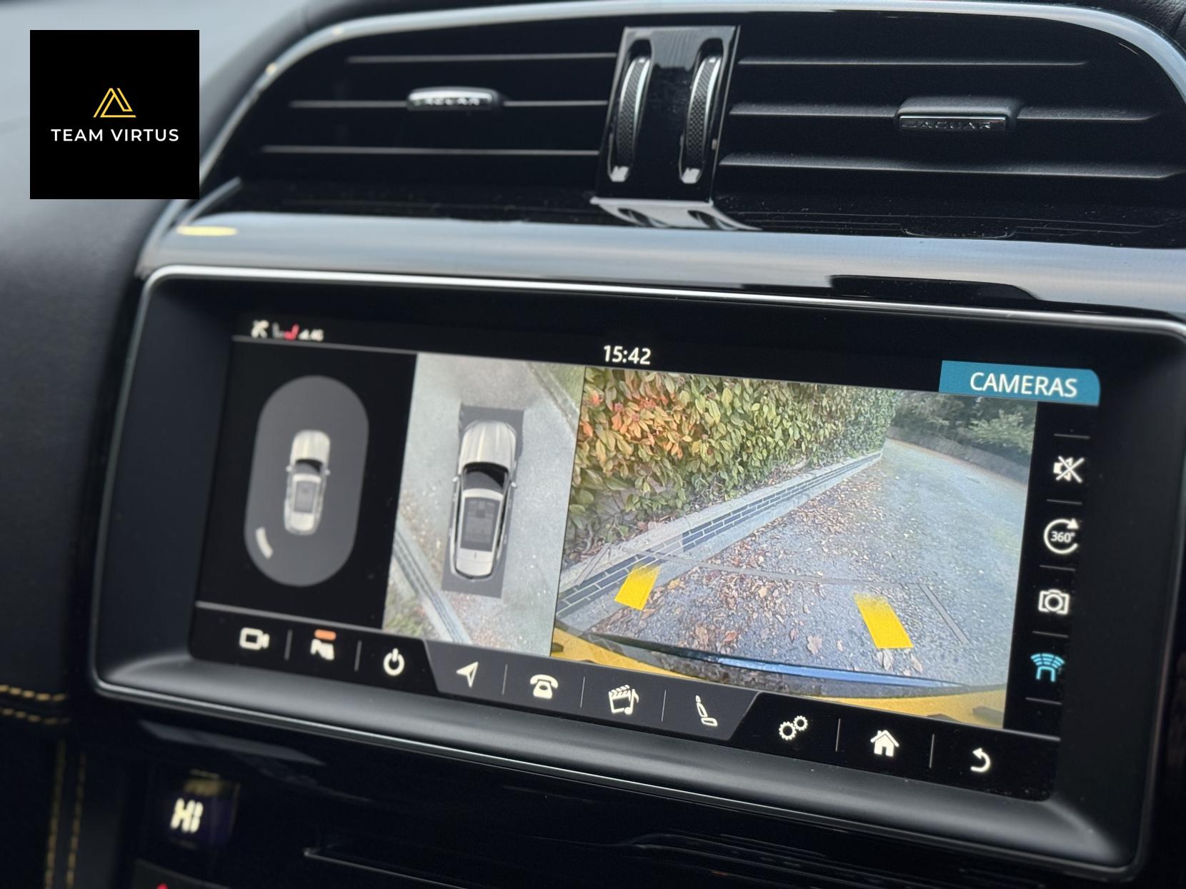 Jaguar F-PACE 2.0 P300 300 Sport SUV 5dr Petrol Auto AWD Euro 6 (s/s) (300 ps)