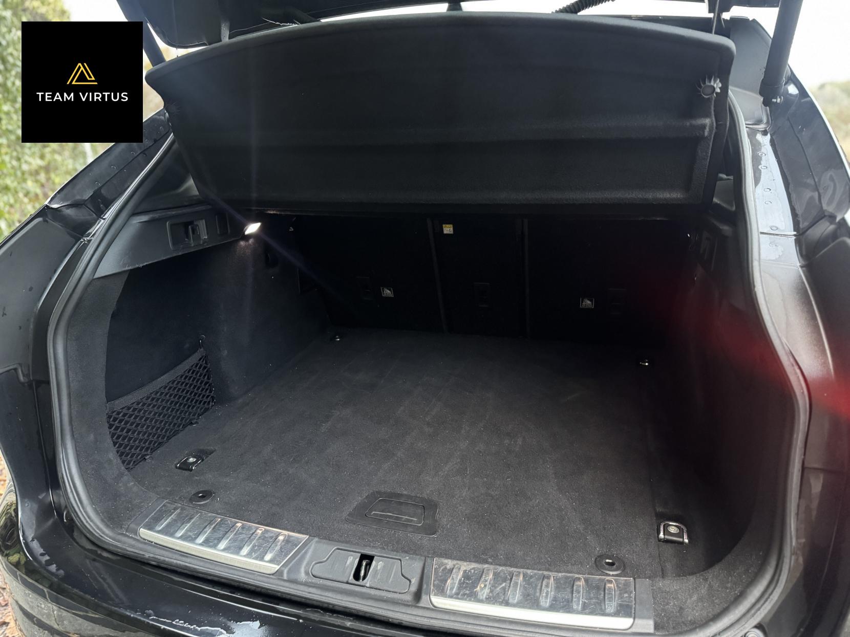 Jaguar F-PACE 2.0 P300 300 Sport SUV 5dr Petrol Auto AWD Euro 6 (s/s) (300 ps)