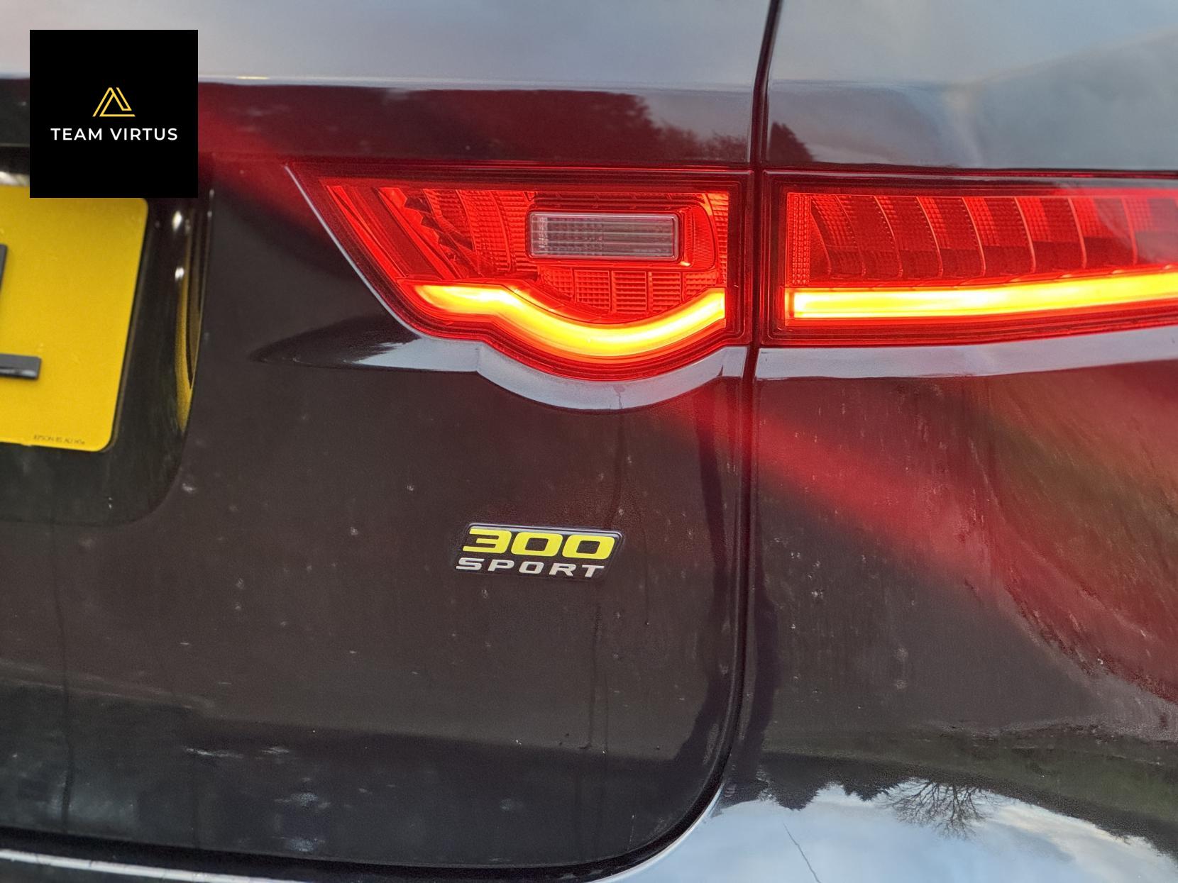 Jaguar F-PACE 2.0 P300 300 Sport SUV 5dr Petrol Auto AWD Euro 6 (s/s) (300 ps)