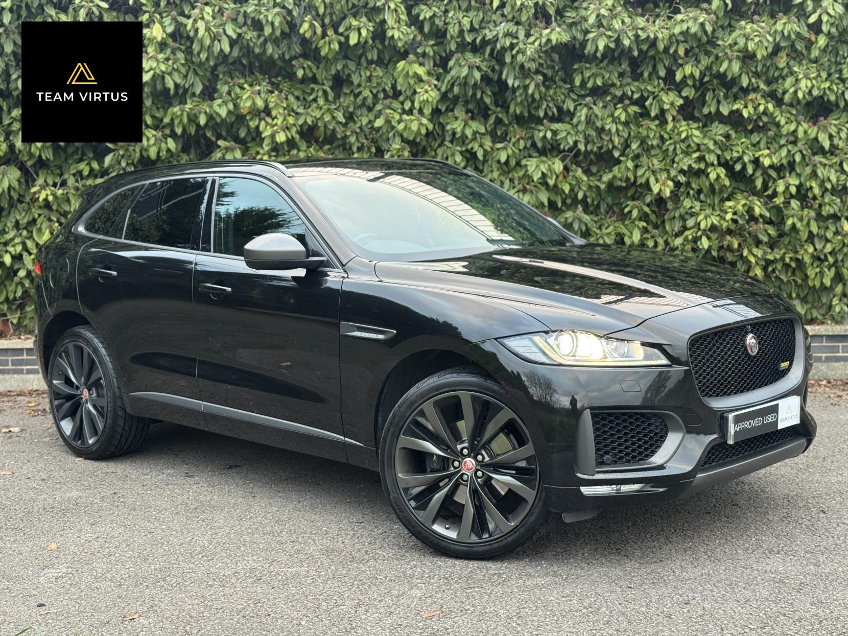 Jaguar F-PACE 2.0 P300 300 Sport SUV 5dr Petrol Auto AWD Euro 6 (s/s) (300 ps)