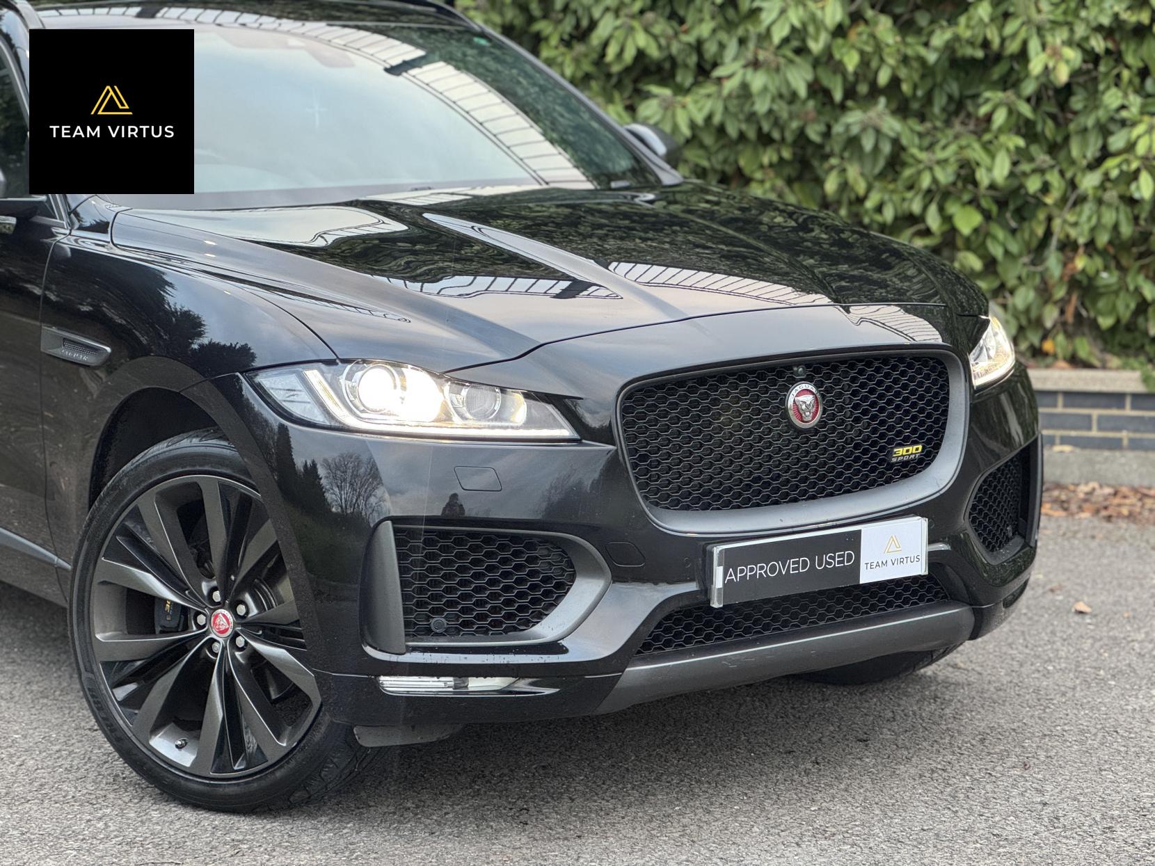 Jaguar F-PACE 2.0 P300 300 Sport SUV 5dr Petrol Auto AWD Euro 6 (s/s) (300 ps)