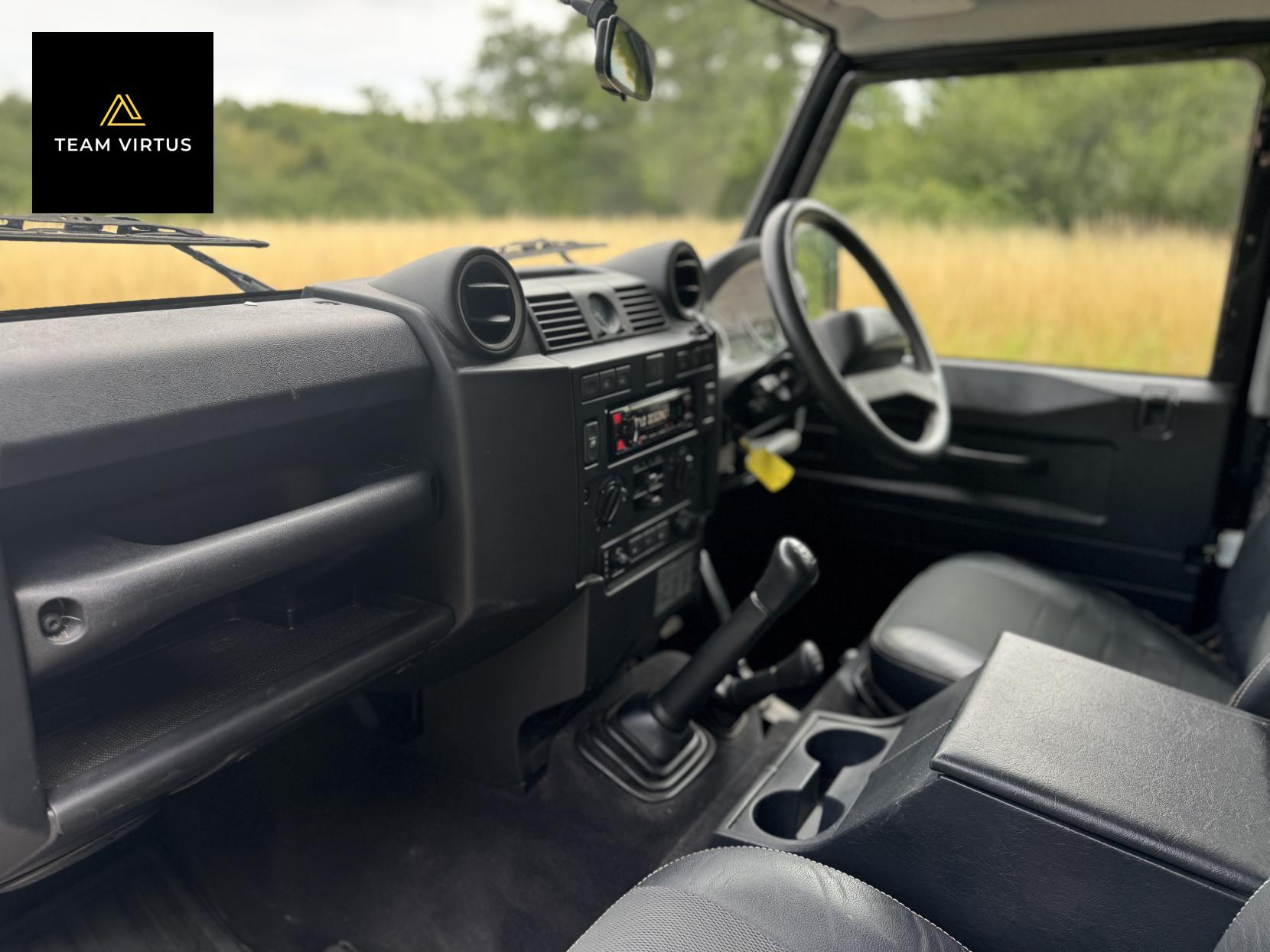 Land Rover Defender 90 2.4 TDCi XS SUV 3dr Diesel Manual 4WD SWB Euro 4 (122 bhp)