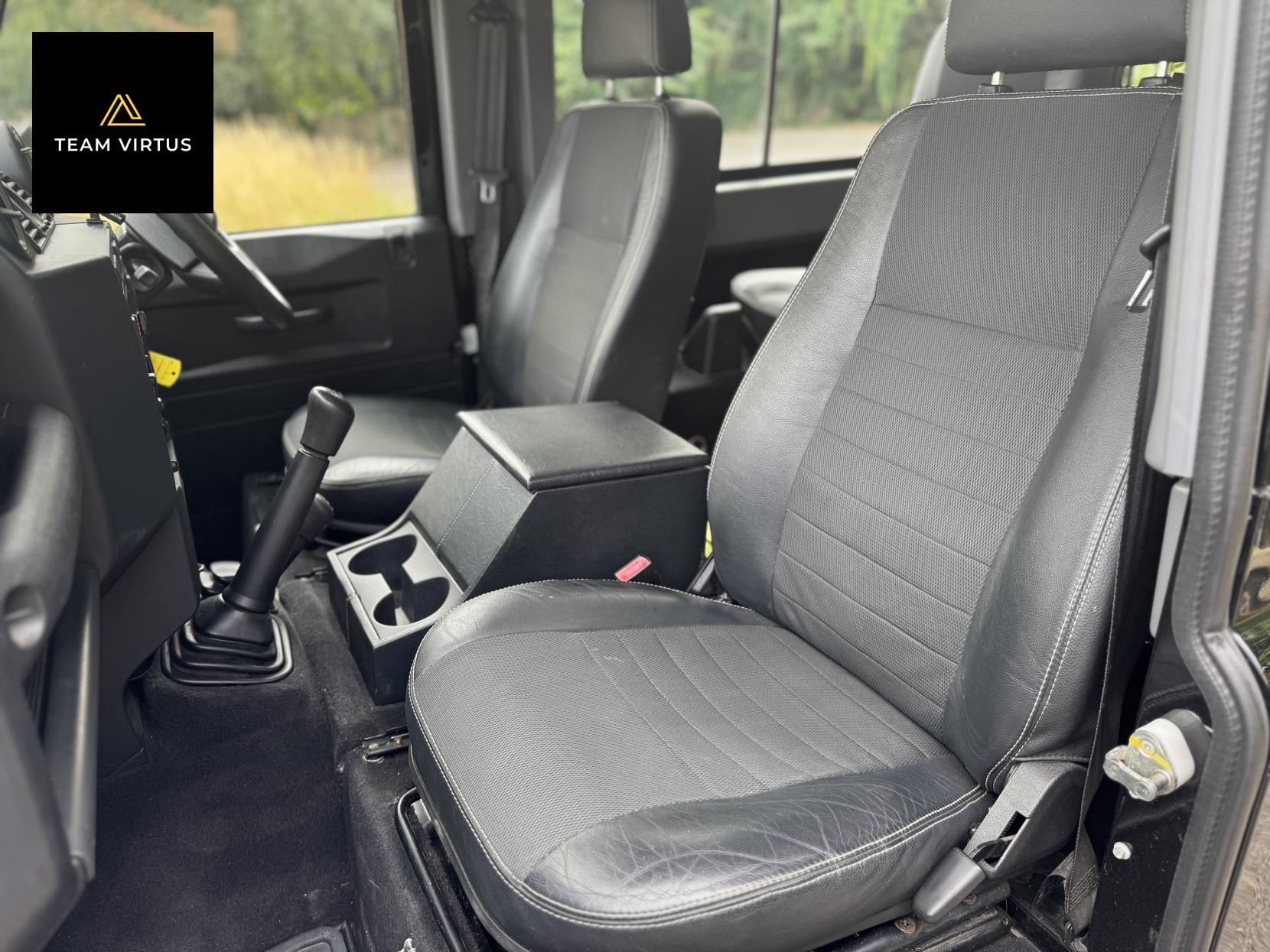 Land Rover Defender 90 2.4 TDCi XS SUV 3dr Diesel Manual 4WD SWB Euro 4 (122 bhp)