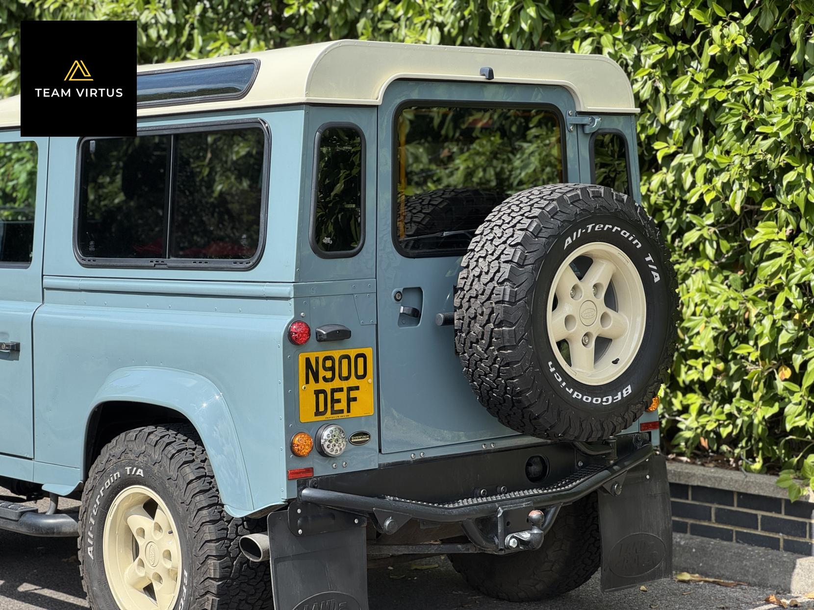 Land Rover Defender 90 2.5 TD5 County Hard Top SUV Diesel Manual SWB (282 g/km, 120 bhp)