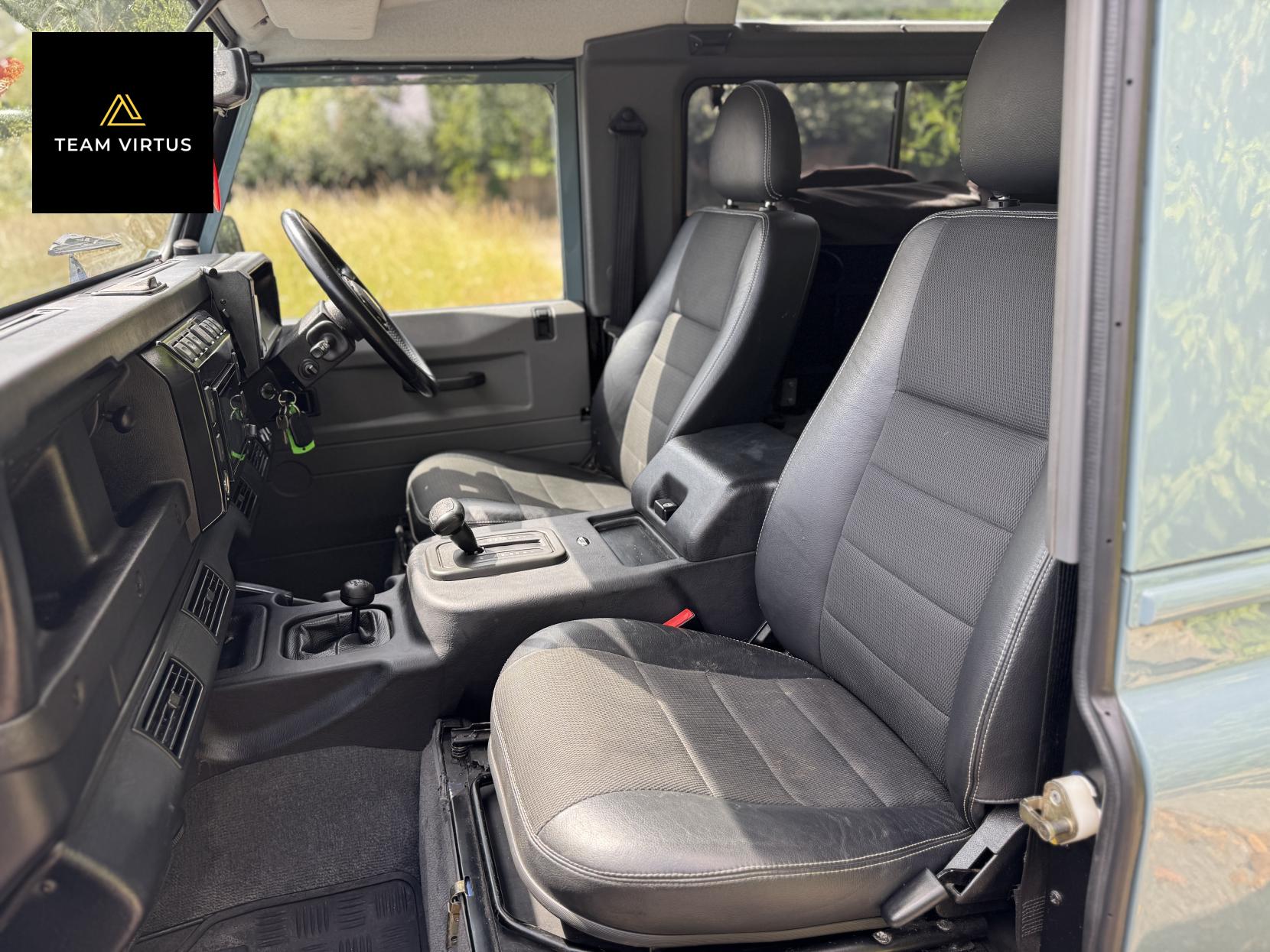 Land Rover Defender 90 2.5 TD5 County Hard Top SUV Diesel Manual SWB (282 g/km, 120 bhp)