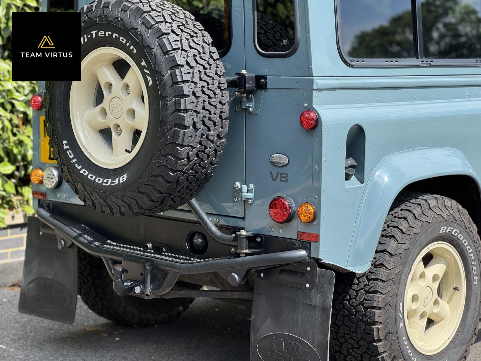 Land Rover Defender 90 2.5 TD5 County Hard Top SUV Diesel Manual SWB (282 g/km, 120 bhp)