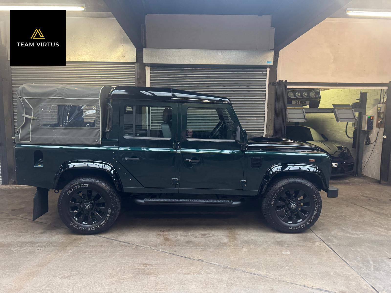Land Rover Defender 110 2.2 County Pickup (2006 - 2016)
