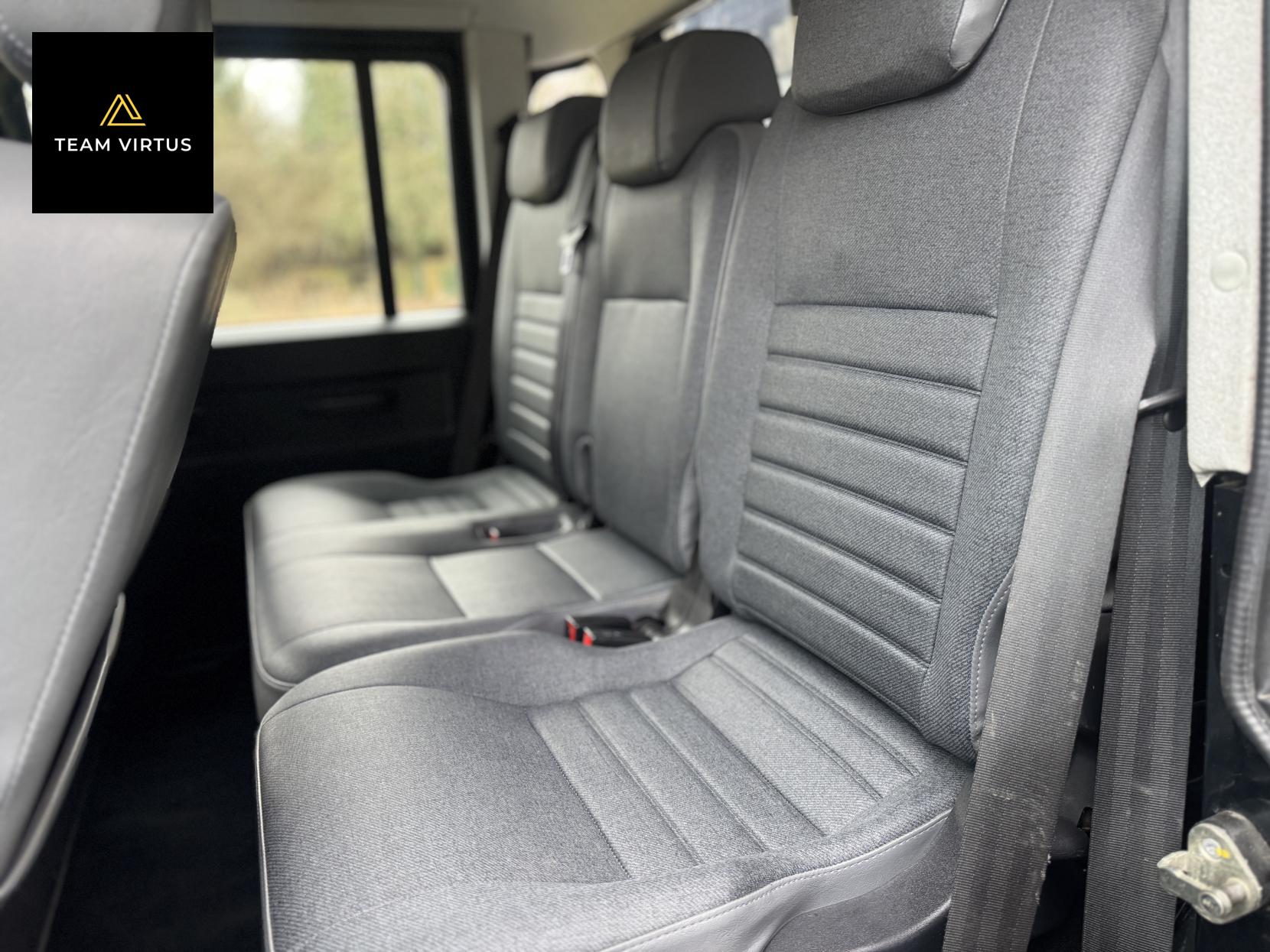 Land Rover Defender 110 2.2 Doublecab Pickup (2006 - 2016)