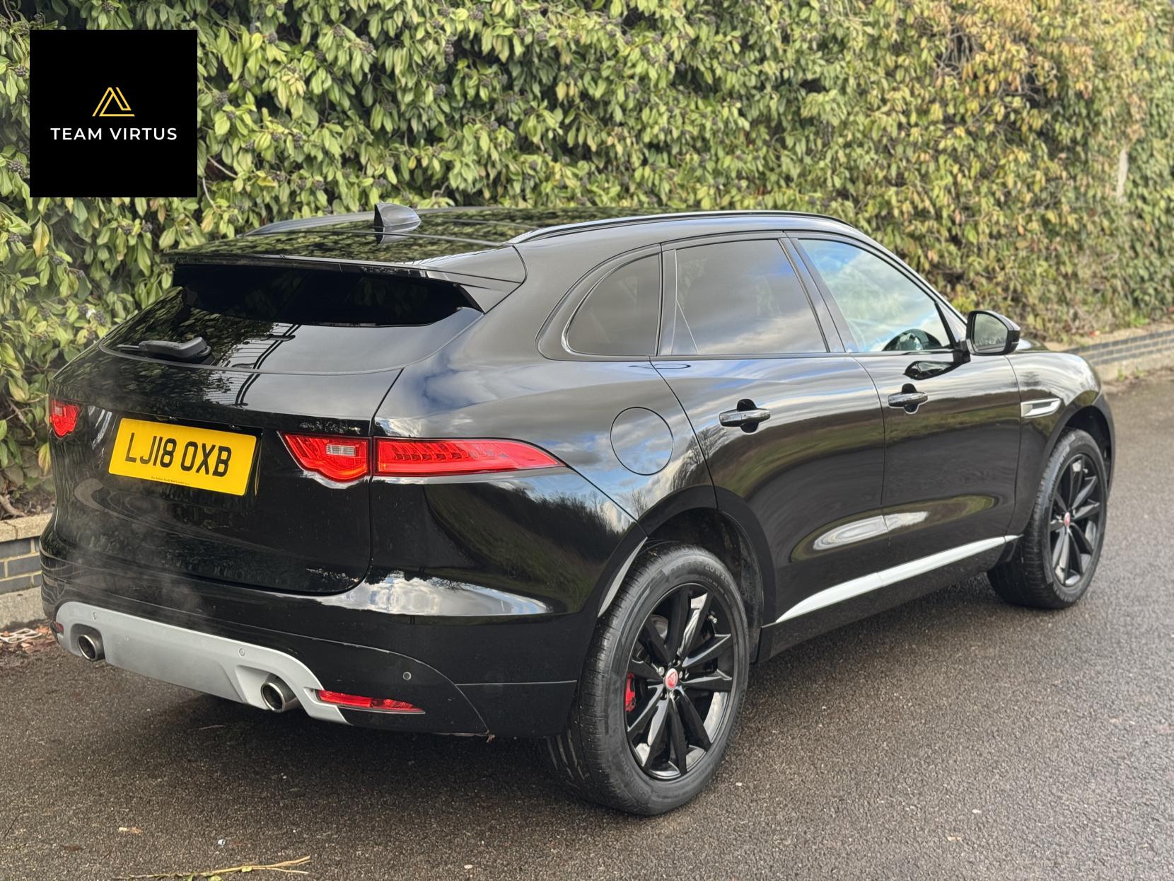 Jaguar F-PACE 3.0 V6 S SUV 5dr Petrol Auto AWD Euro 6 (s/s) (380 ps)