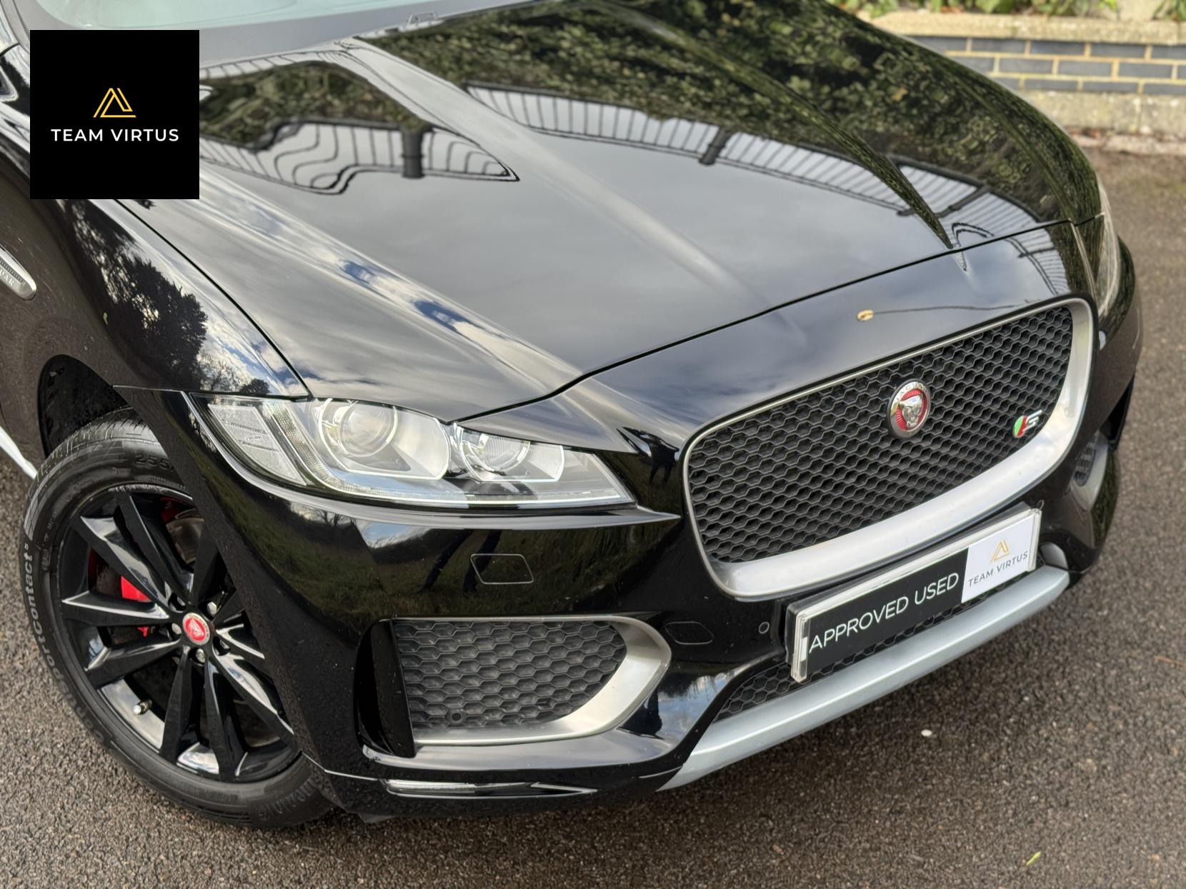 Jaguar F-PACE 3.0 V6 S SUV 5dr Petrol Auto AWD Euro 6 (s/s) (380 ps)