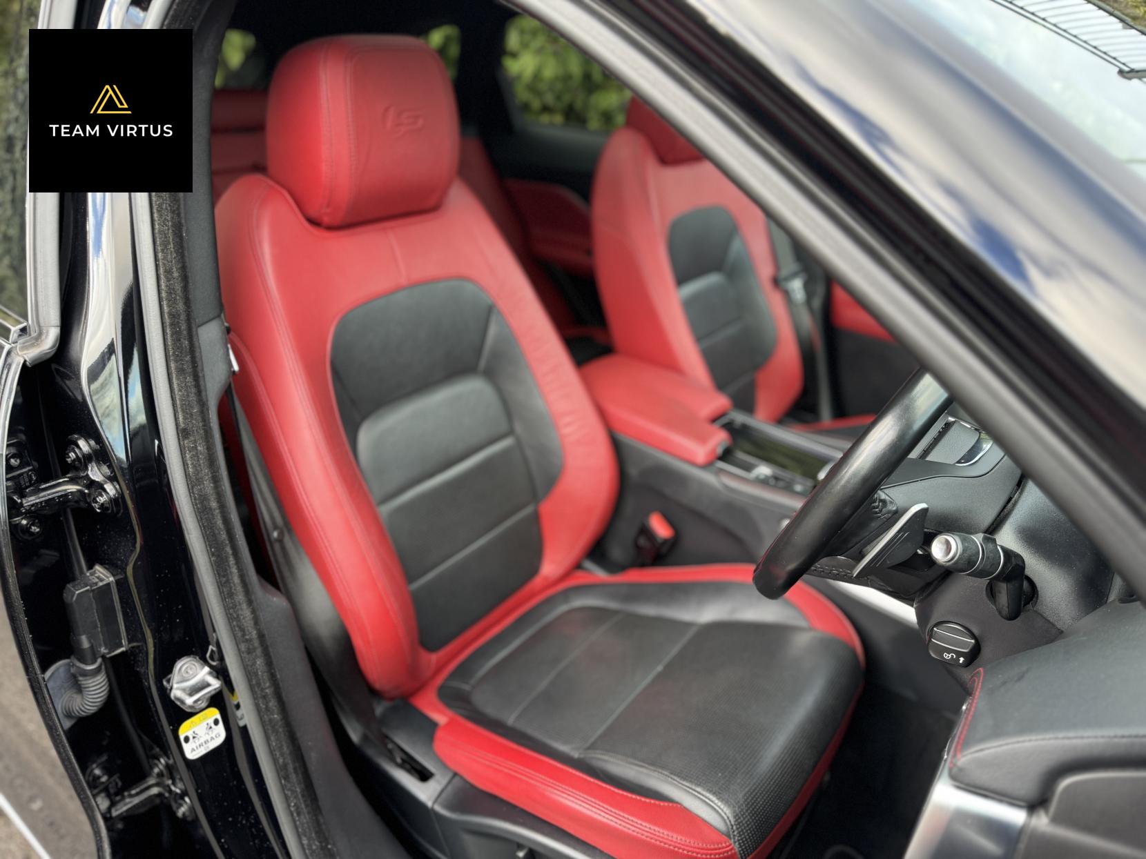 Jaguar F-PACE 3.0 V6 S SUV 5dr Petrol Auto AWD Euro 6 (s/s) (380 ps)