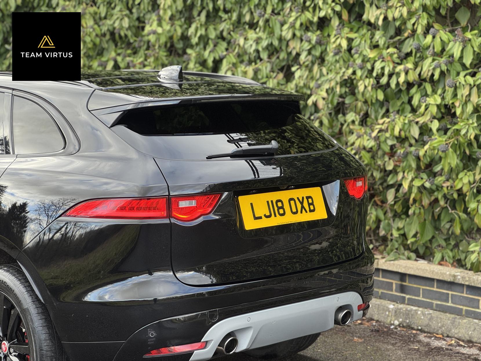 Jaguar F-PACE 3.0 V6 S SUV 5dr Petrol Auto AWD Euro 6 (s/s) (380 ps)