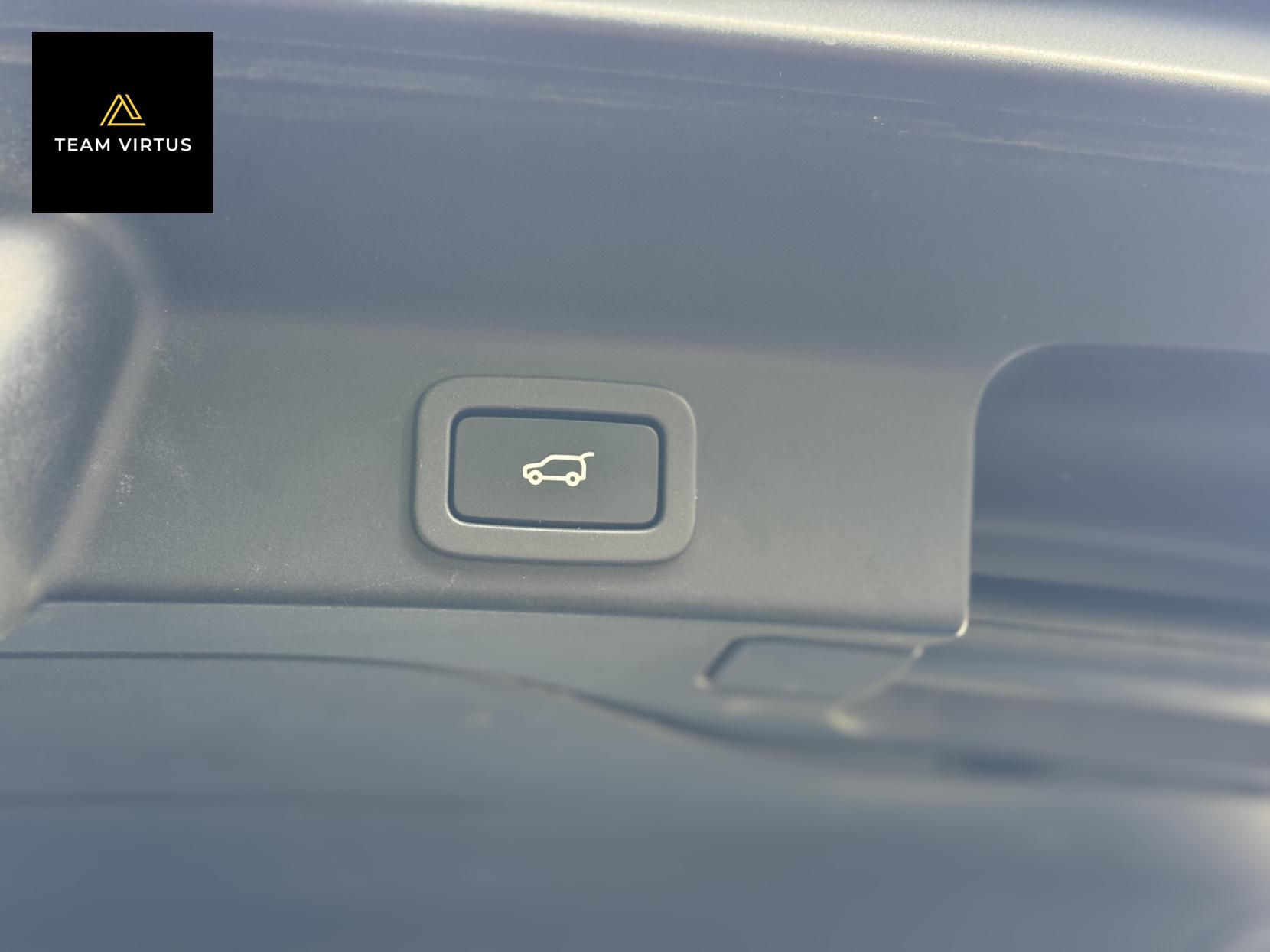 Jaguar F-PACE 3.0 V6 S SUV 5dr Petrol Auto AWD Euro 6 (s/s) (380 ps)