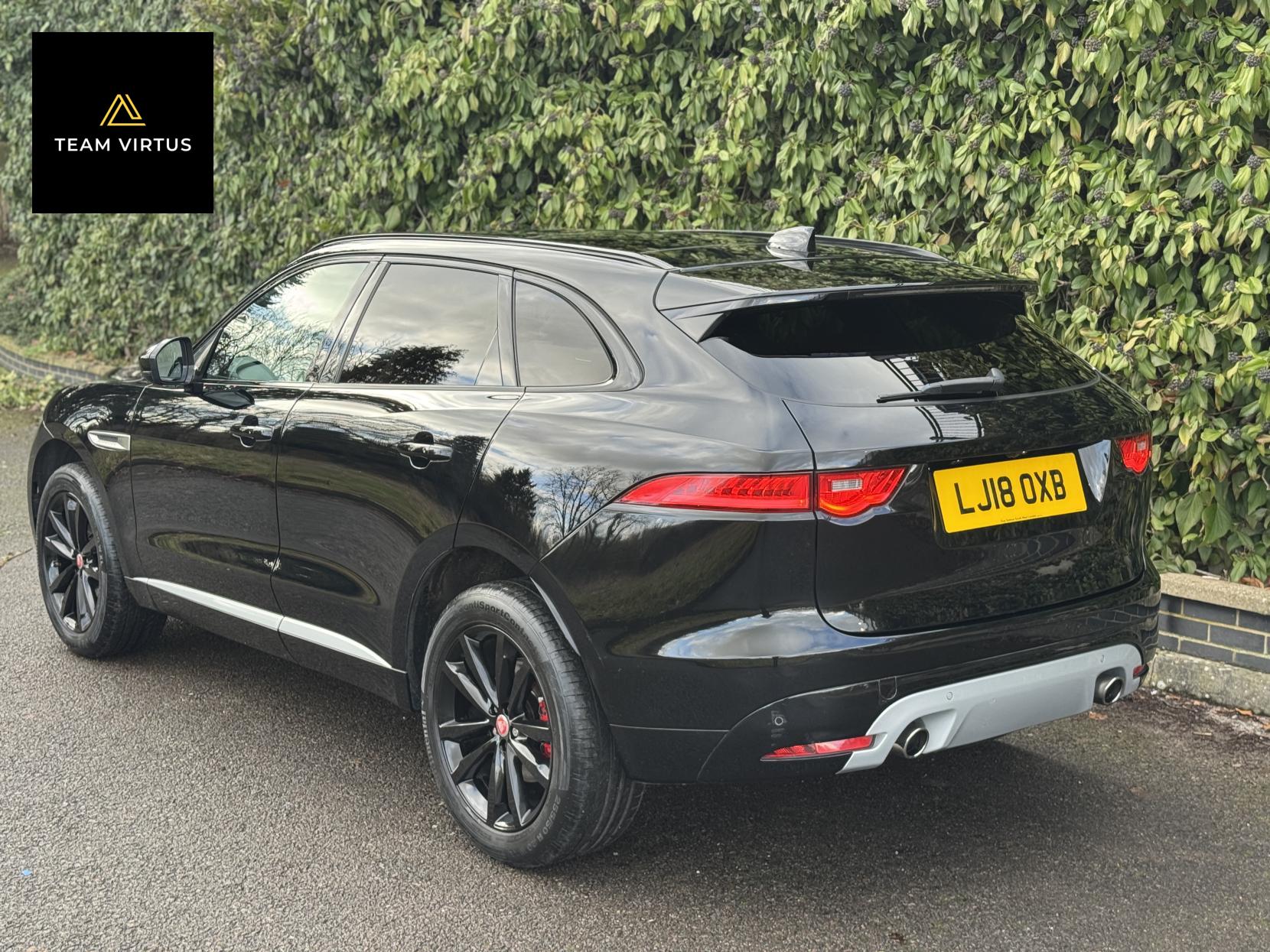 Jaguar F-PACE 3.0 V6 S SUV 5dr Petrol Auto AWD Euro 6 (s/s) (380 ps)