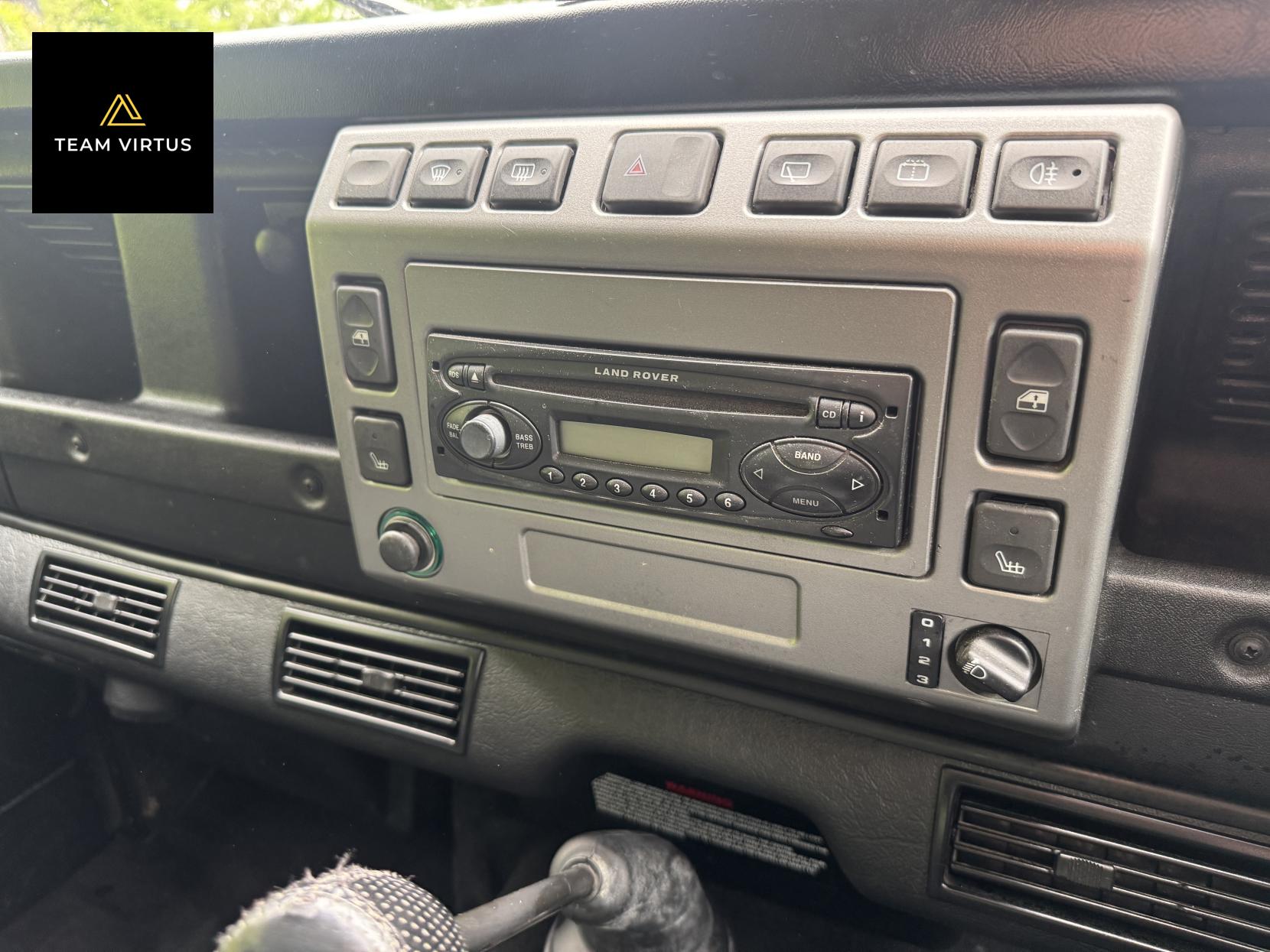 Land Rover Defender 90 2.5 XS SUV (1990 - 2007)