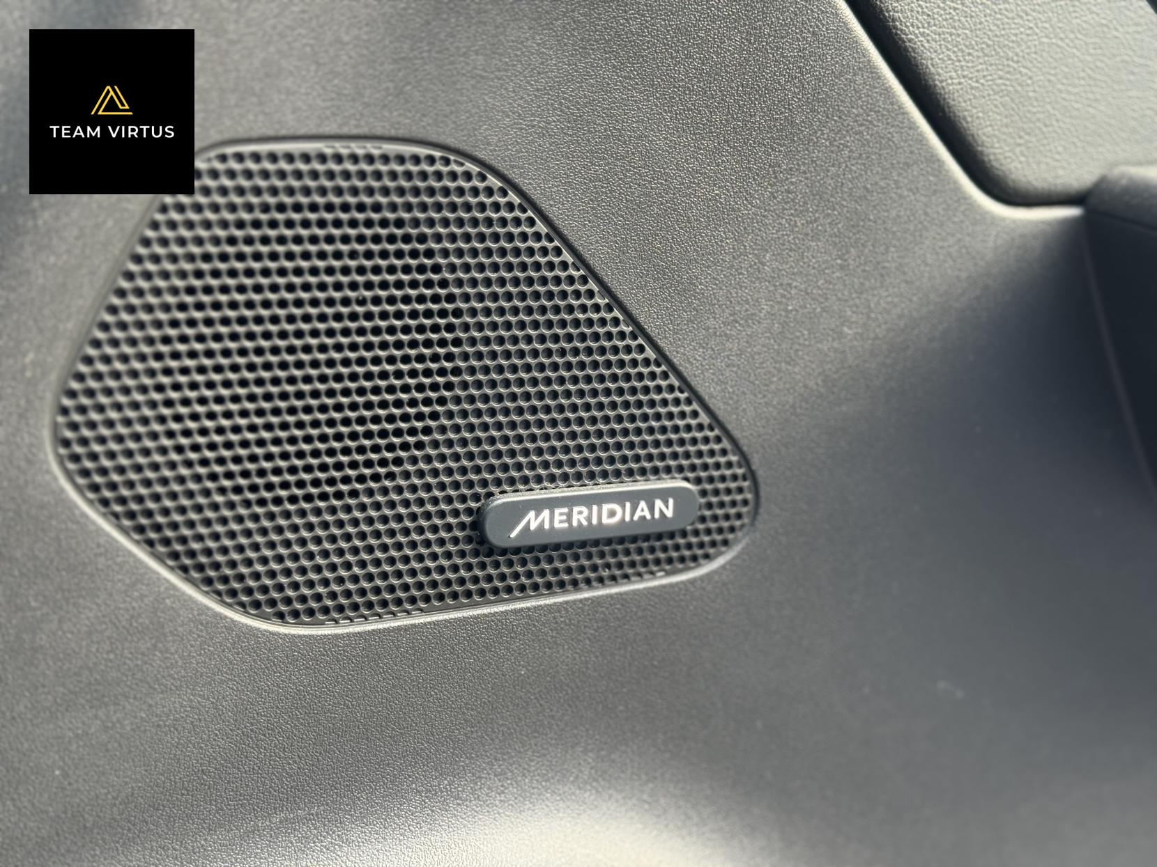 Jaguar F-PACE 5.0 V8 SVR SUV 5dr Petrol Quickshift AWD Euro 6 (s/s) (550 ps)