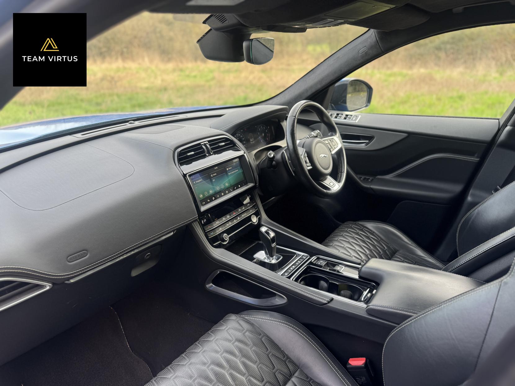 Jaguar F-PACE 5.0 V8 SVR SUV 5dr Petrol Quickshift AWD Euro 6 (s/s) (550 ps)