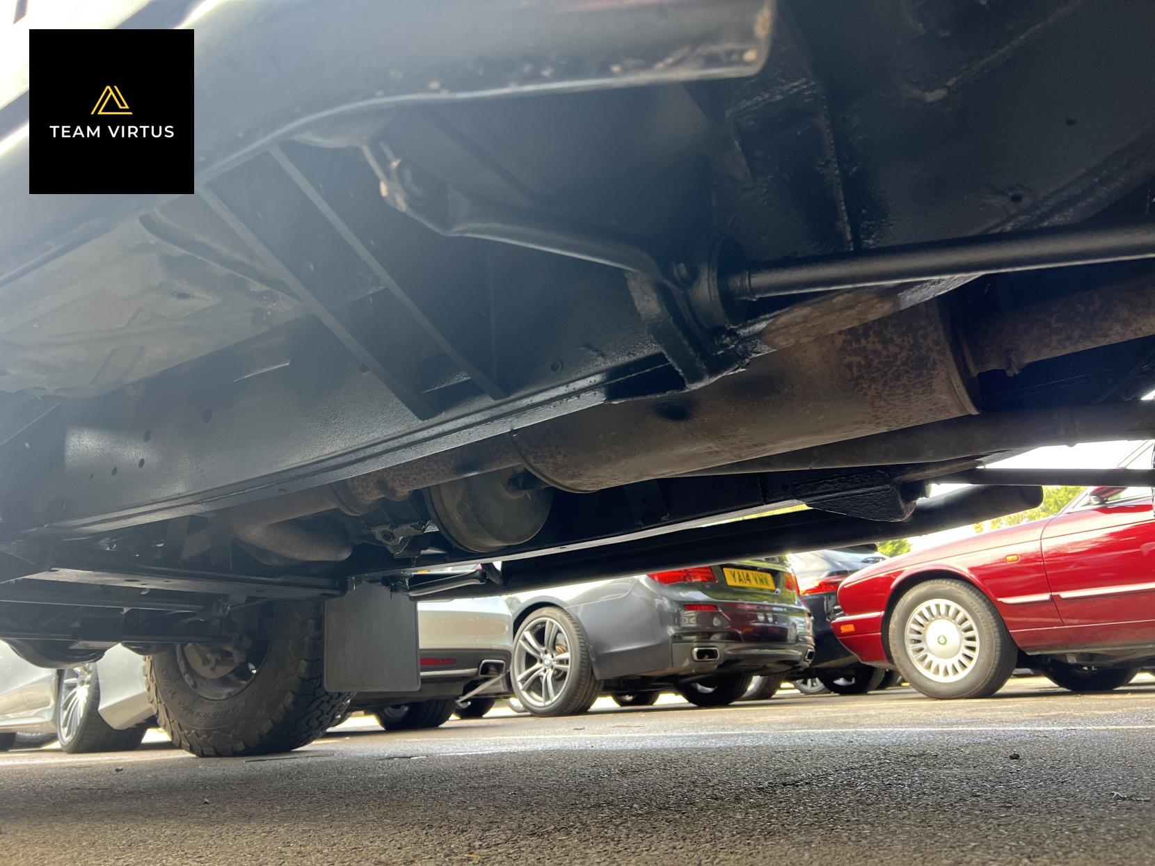 Land Rover Defender 110 2.2 TDCi Utility Wagon Double Cab 5dr Diesel Manual 4WD MWB Euro 5 (122 ps)