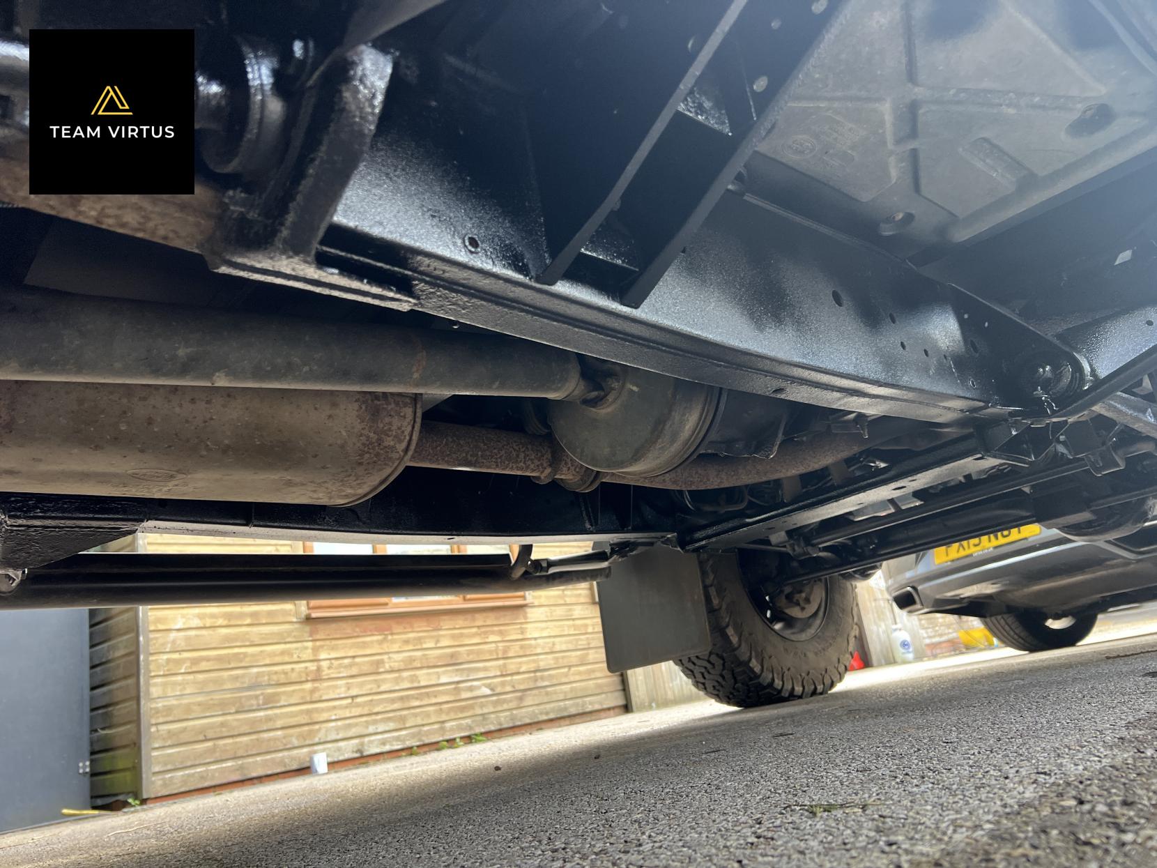 Land Rover Defender 110 2.2 TDCi Utility Wagon Double Cab 5dr Diesel Manual 4WD MWB Euro 5 (122 ps)