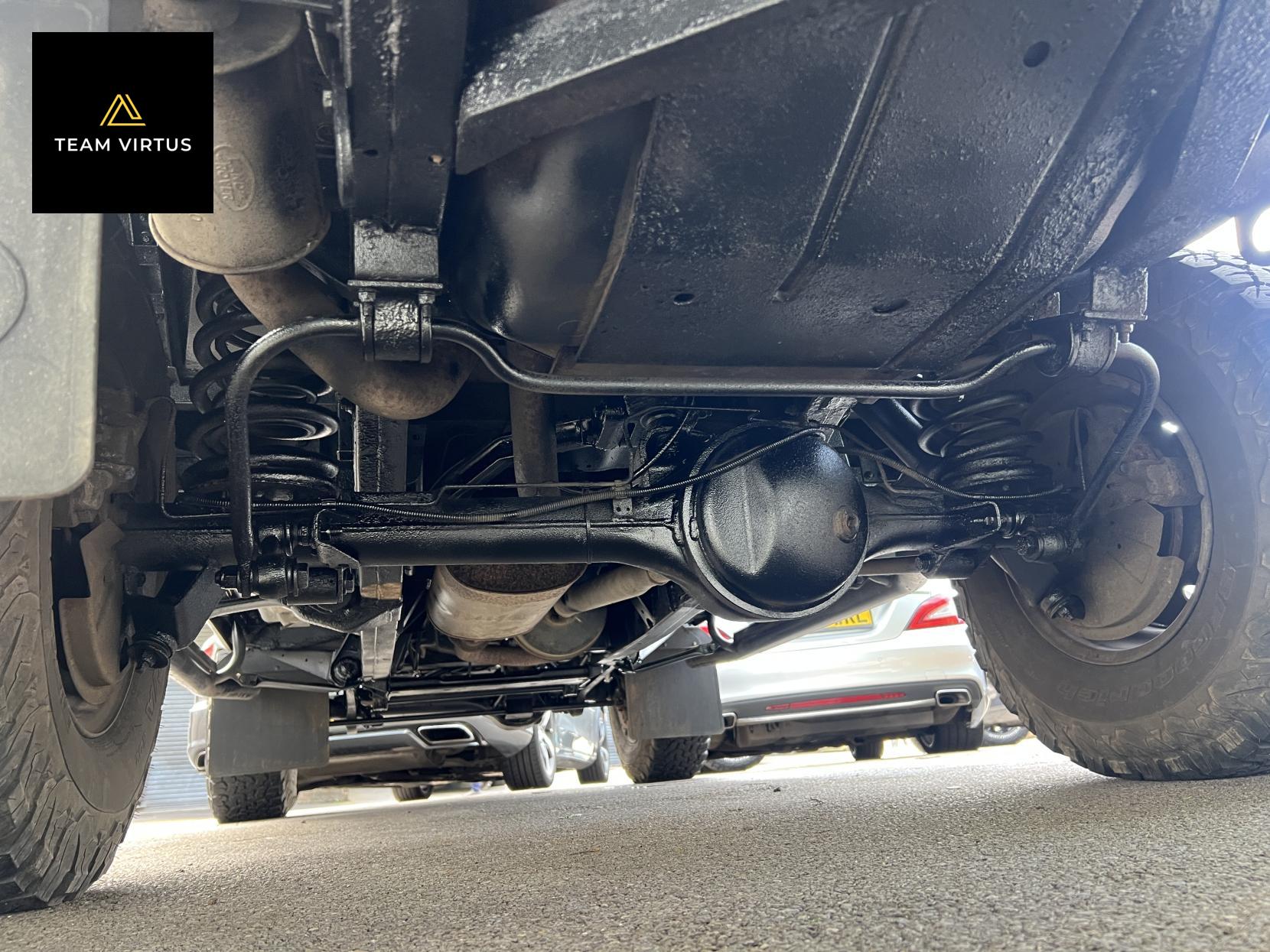 Land Rover Defender 110 2.2 TDCi Utility Wagon Double Cab 5dr Diesel Manual 4WD MWB Euro 5 (122 ps)