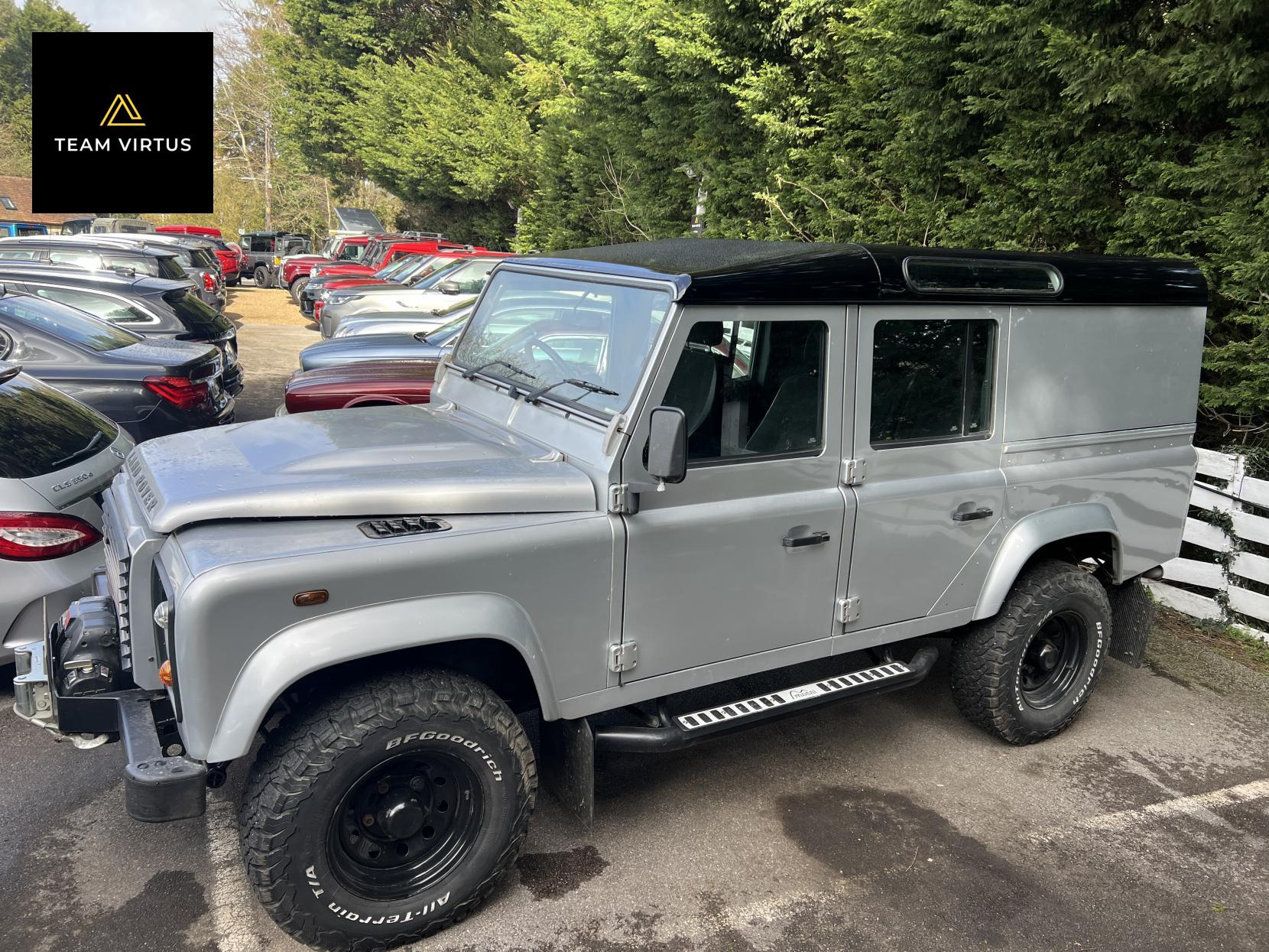 Land Rover Defender 110 2.2 TDCi Utility Wagon Double Cab 5dr Diesel Manual 4WD MWB Euro 5 (122 ps)