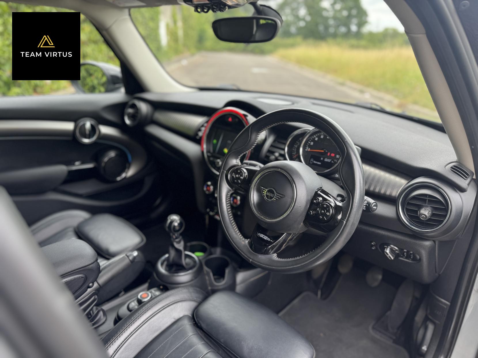 MINI Hatch 1.5 Cooper Exclusive Hatchback 5dr Petrol Manual Euro 6 (s/s) (136 ps)