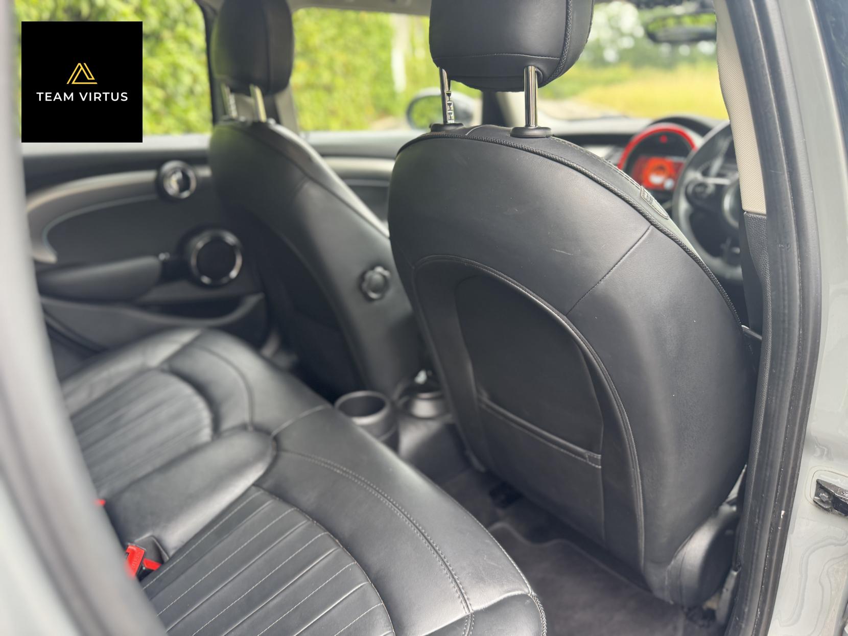 MINI Hatch 1.5 Cooper Exclusive Hatchback 5dr Petrol Manual Euro 6 (s/s) (136 ps)