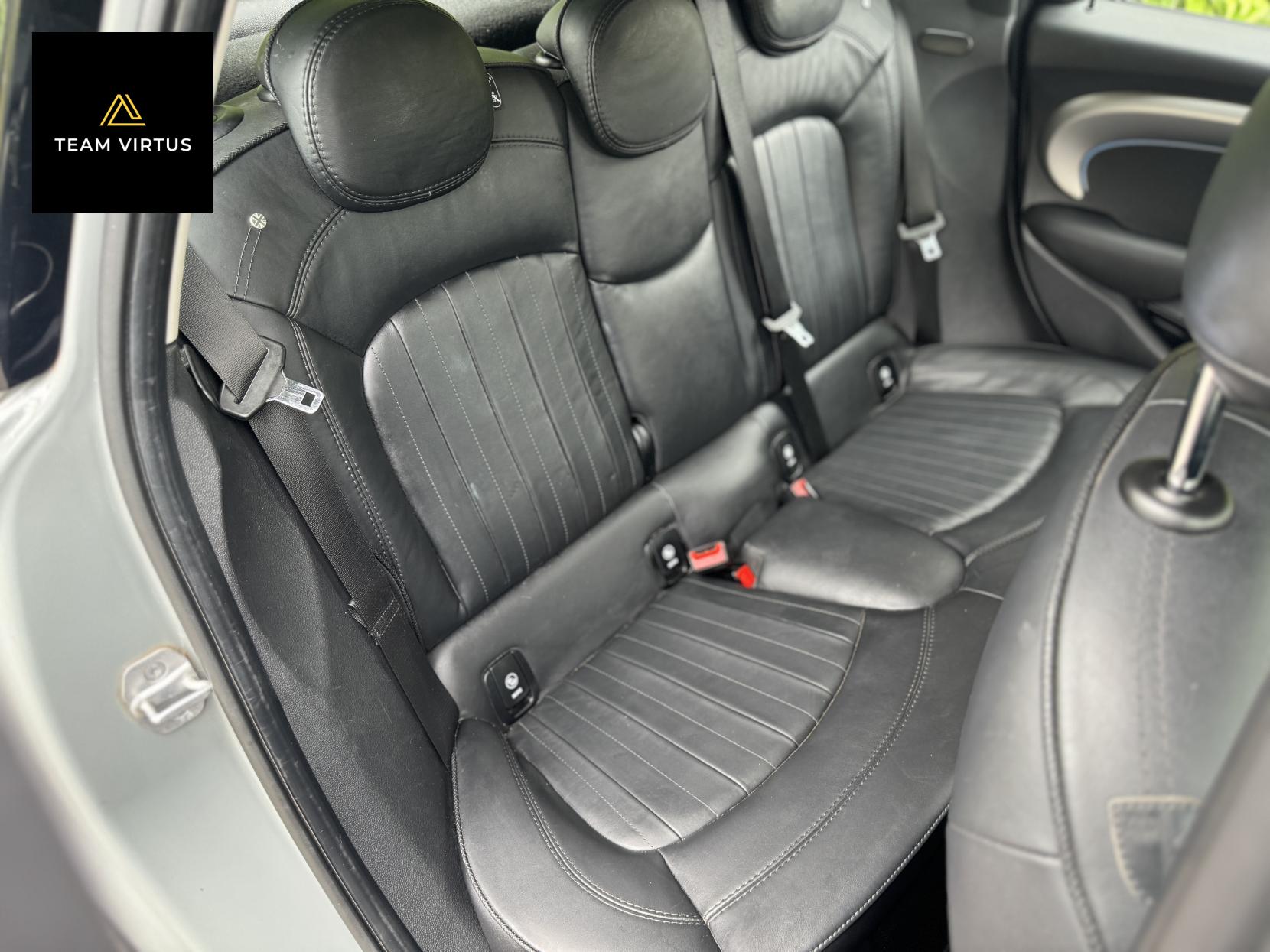 MINI Hatch 1.5 Cooper Exclusive Hatchback 5dr Petrol Manual Euro 6 (s/s) (136 ps)
