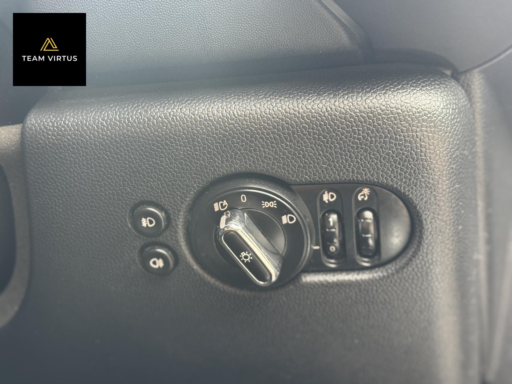 MINI Hatch 1.5 Cooper Exclusive Hatchback 5dr Petrol Manual Euro 6 (s/s) (136 ps)