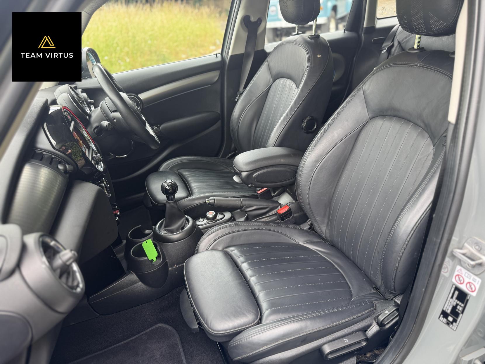 MINI Hatch 1.5 Cooper Exclusive Hatchback 5dr Petrol Manual Euro 6 (s/s) (136 ps)