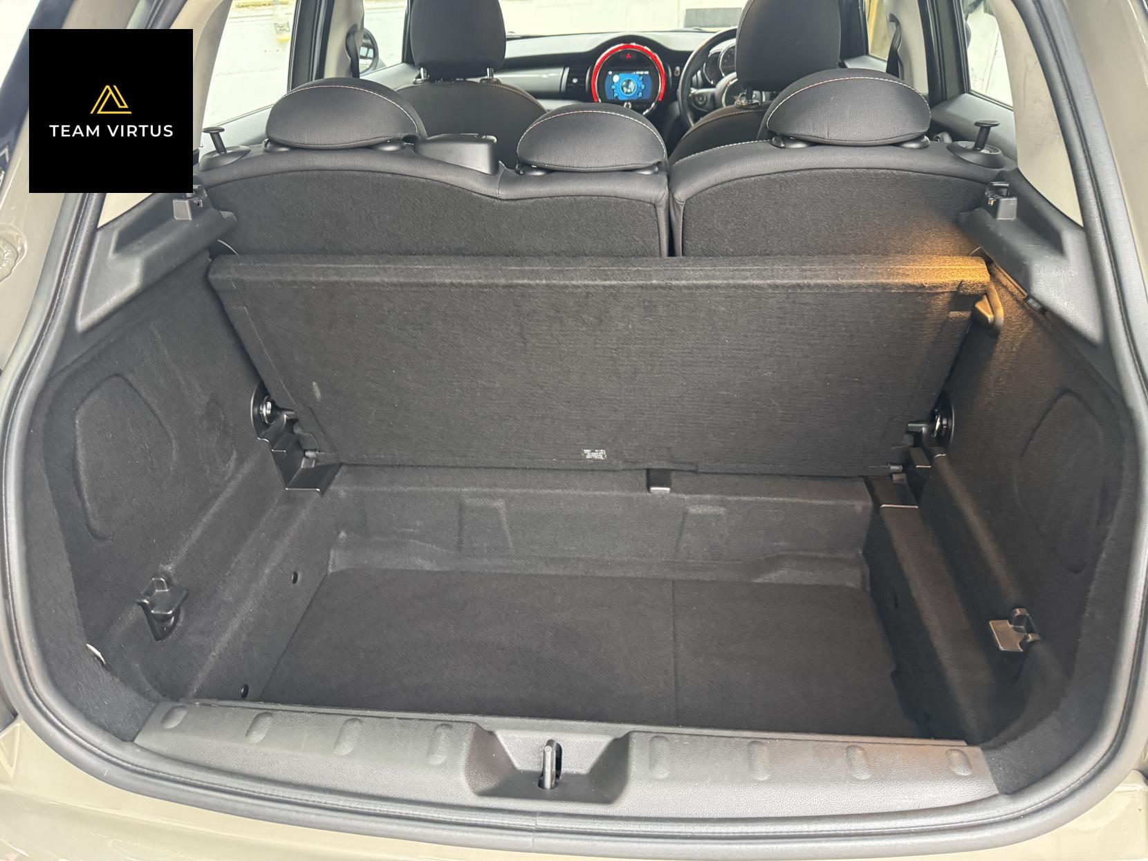 MINI Hatch 1.5 Cooper Hatchback 5dr Petrol Manual Euro 6 (s/s) (136 ps)